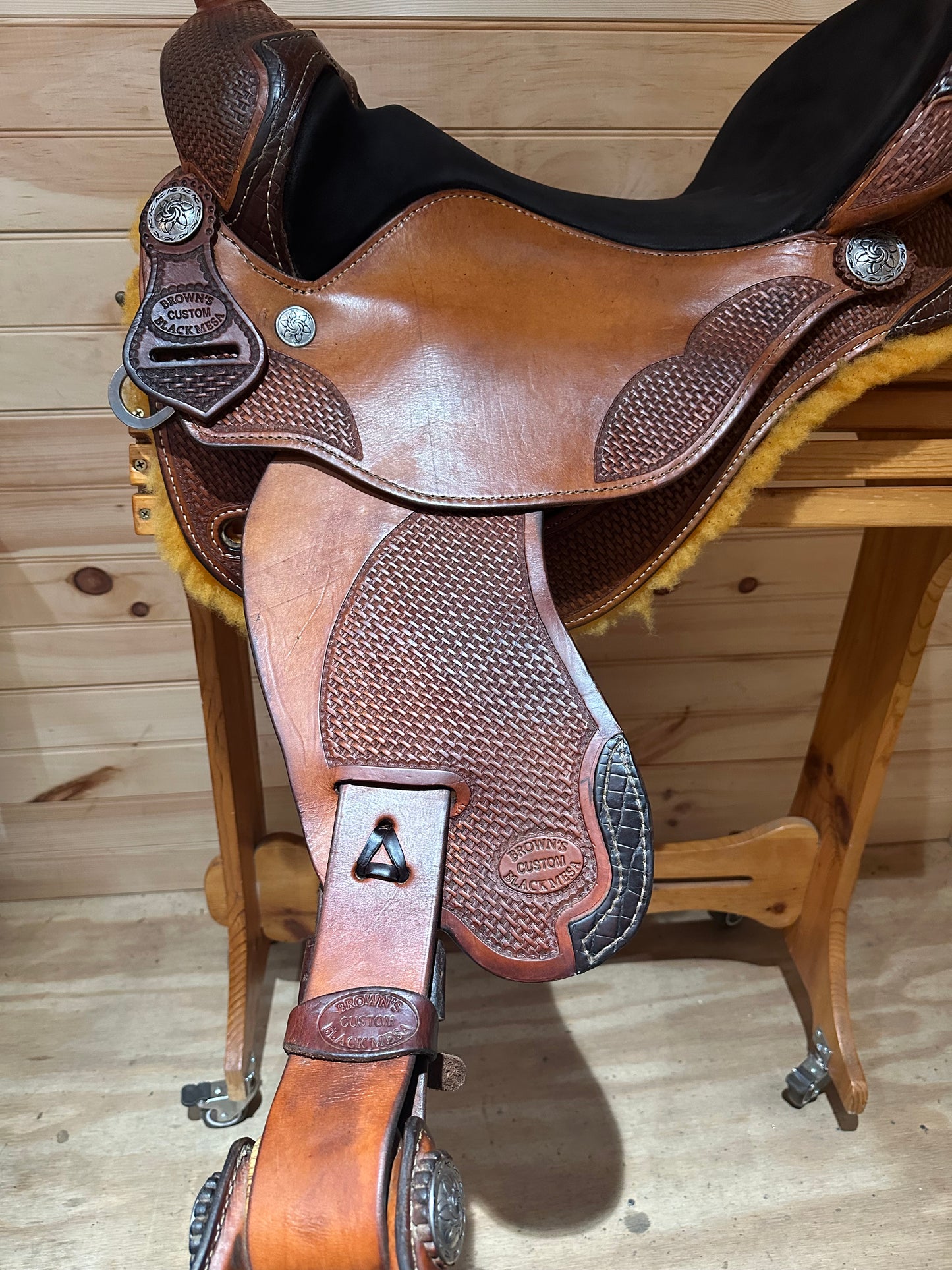 17” Len Brown’s Custom Black Mesa Pocket Racer Barrel Western Saddle