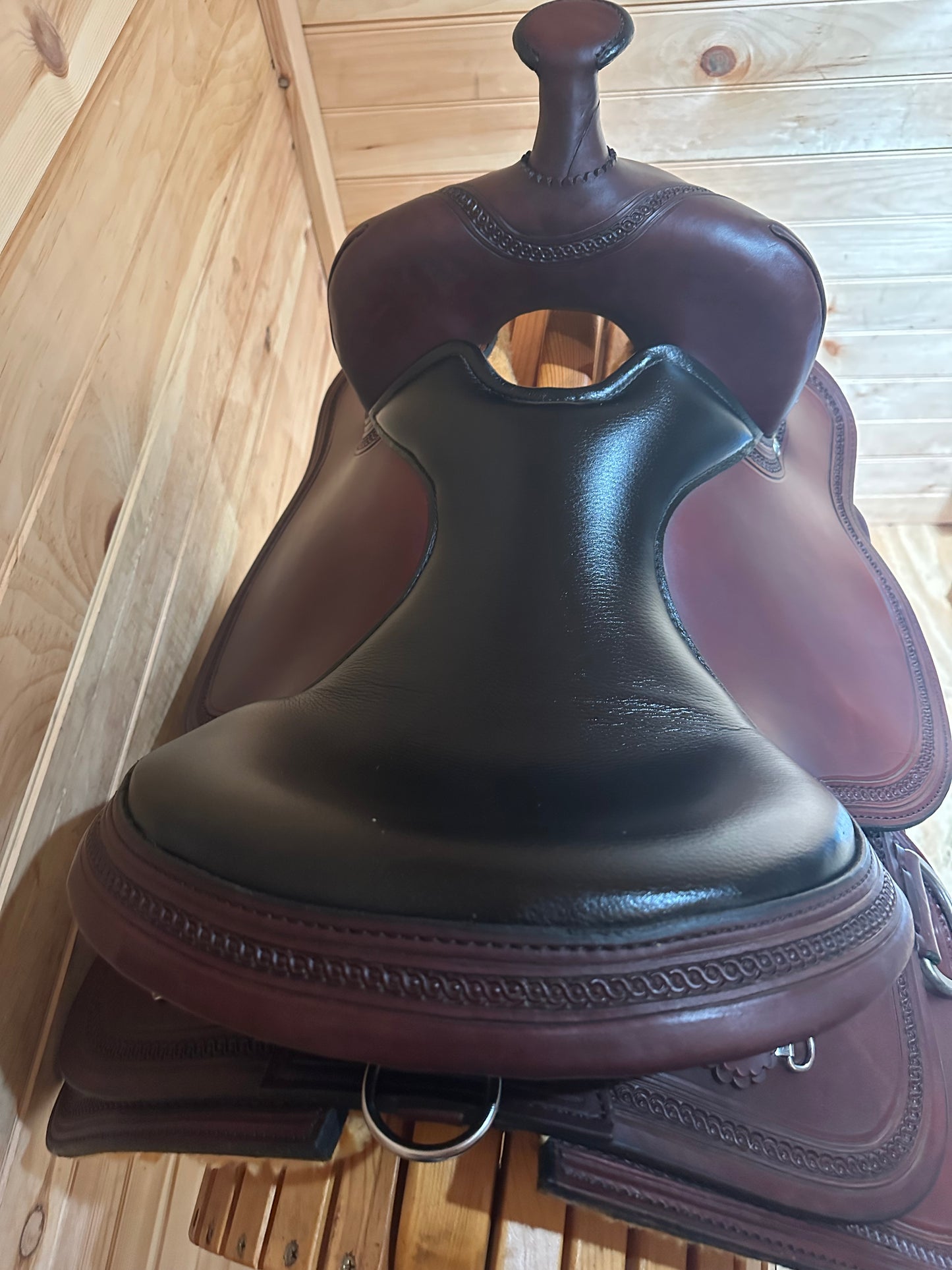 15” Stagecoach West Trail Classic Western Saddle By Circle Y Model 5618 (2024 Year)