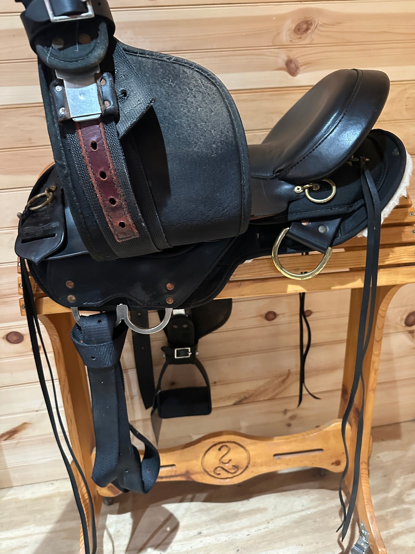 16” Circle Y High Horse Highbank Endurance Trail-boss Saddle Model 6916