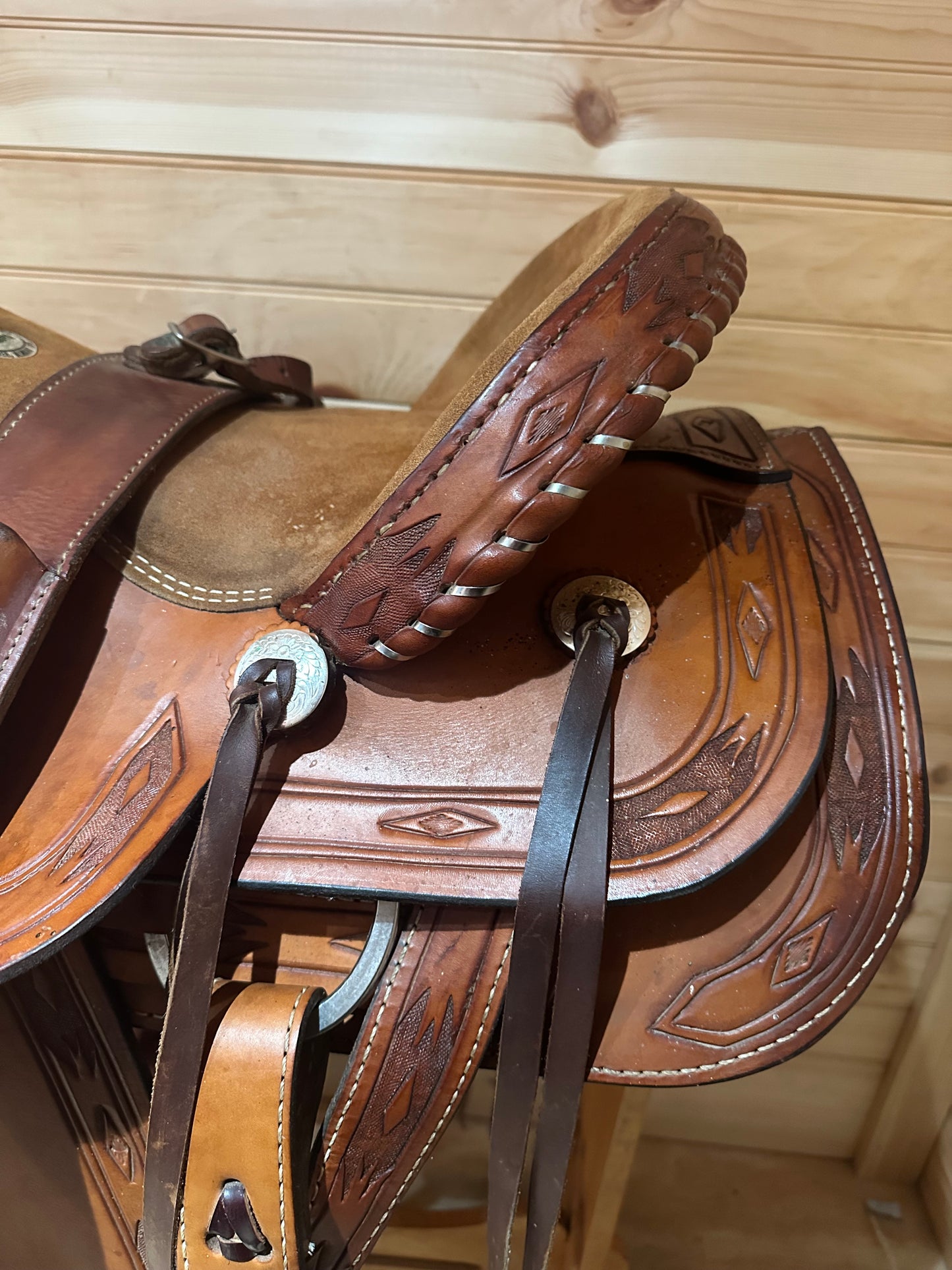 16” Dakota Saddlery Roping Saddle Model 210C