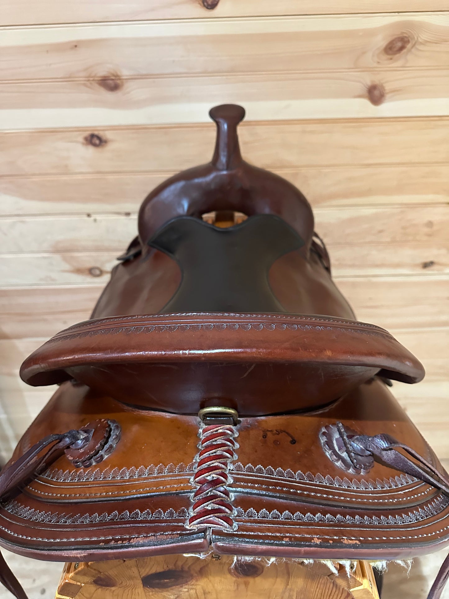16” Circle Y Flex-Lite Round Skirt Western Trail Saddle Model 1548