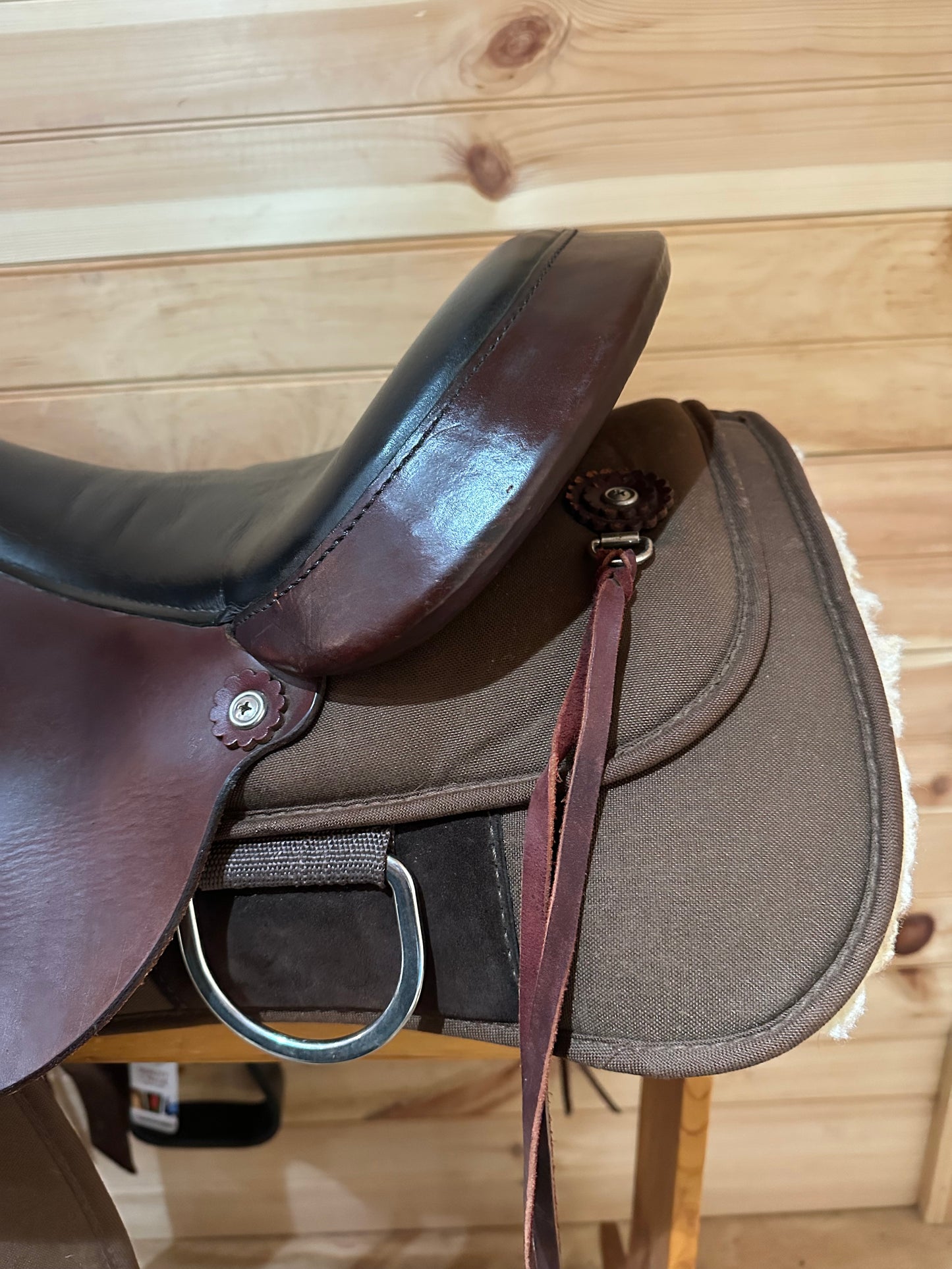 17” Circle Y High Horse Lockhart Western Trail Saddle Model 6910