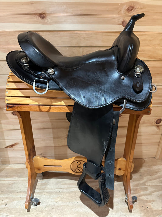 15.5” National Bridle Shop Gaited Western Trail Saddle Model 6981