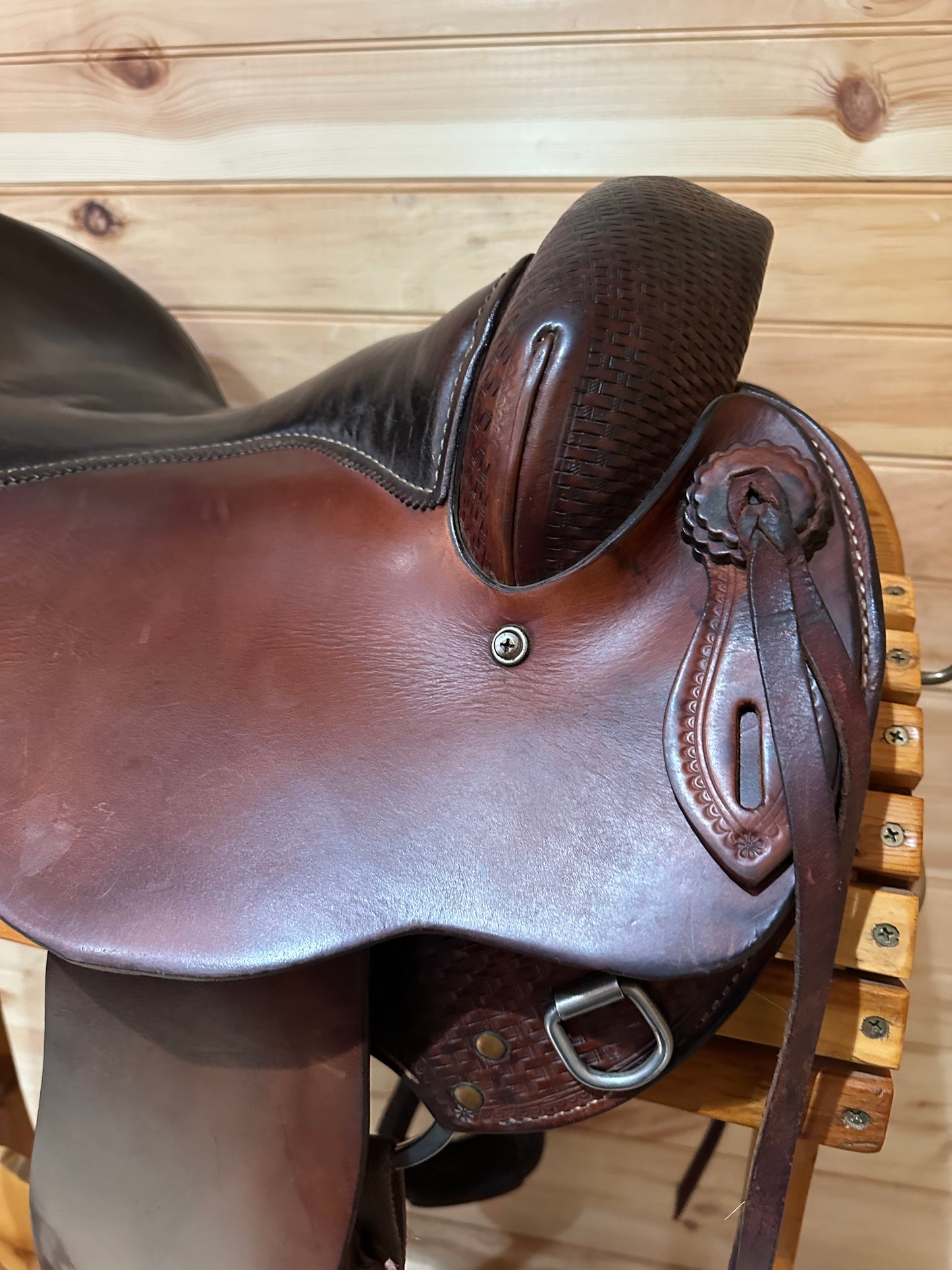 16” Crates Equi-Fit Arabian Endurance Trail Saddle Model 2192