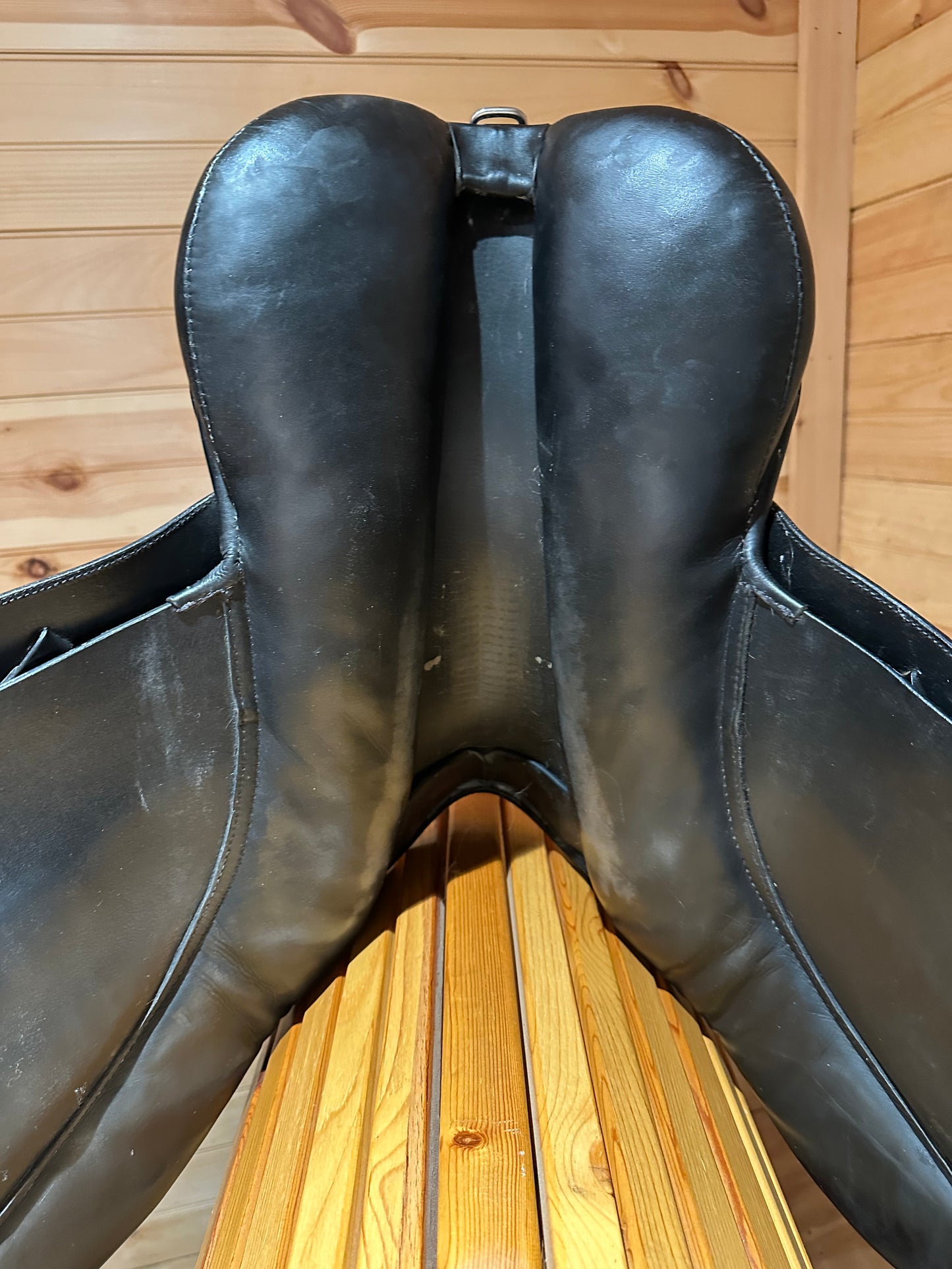 17” Duett Rondo2 Close Contact Jumping Saddle (34cm Wide Tree)