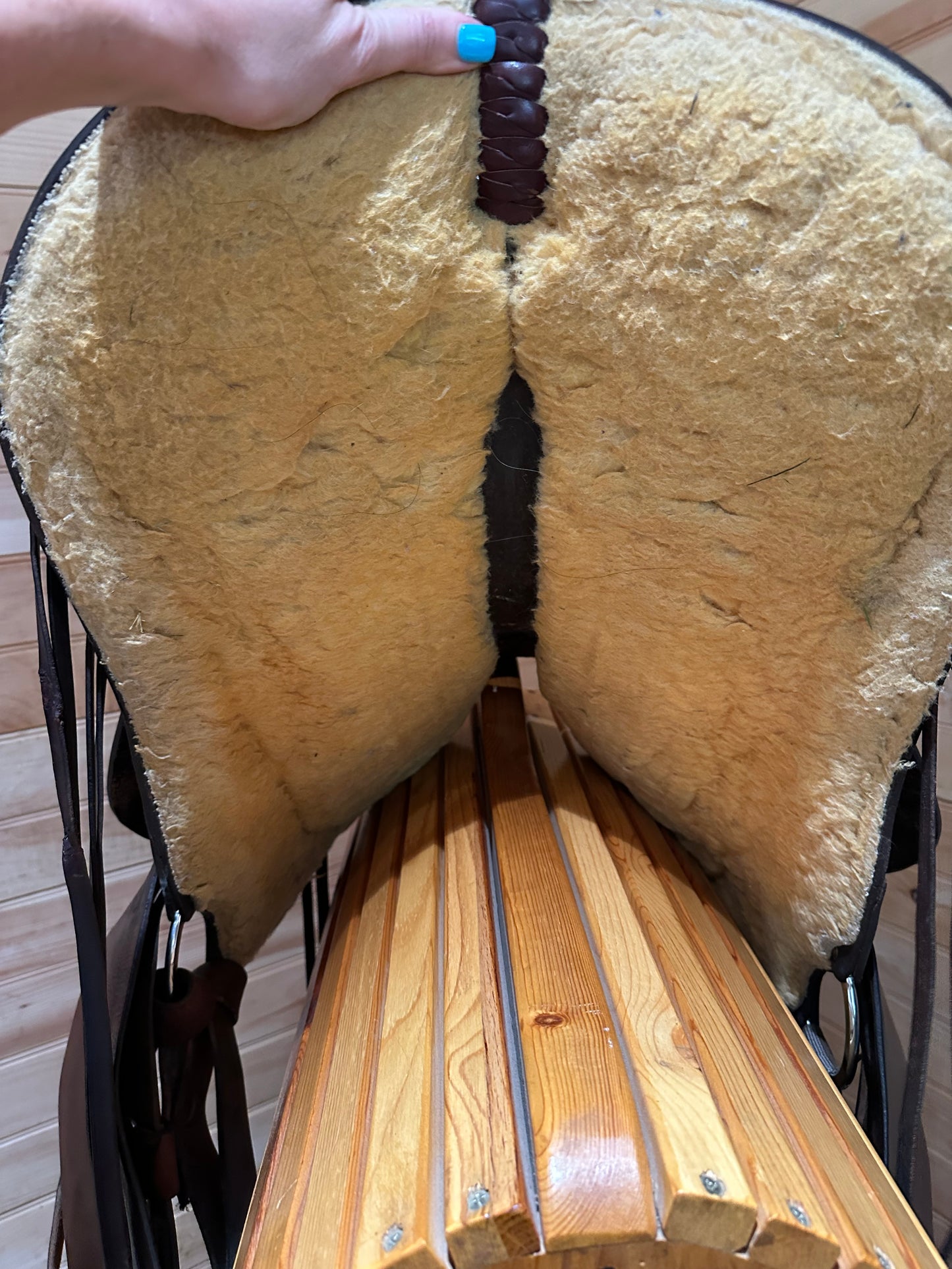 16” Crates Equi-Fit Arabian Endurance Trail Saddle Model 2192