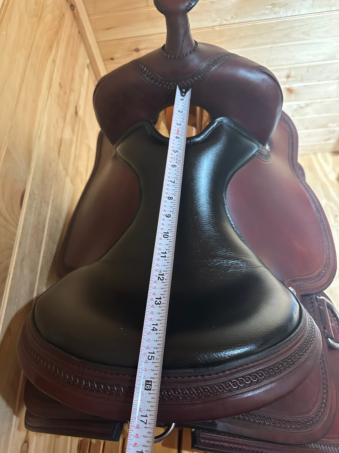 15” Stagecoach West Trail Classic Western Saddle By Circle Y Model 5618 (2024 Year)