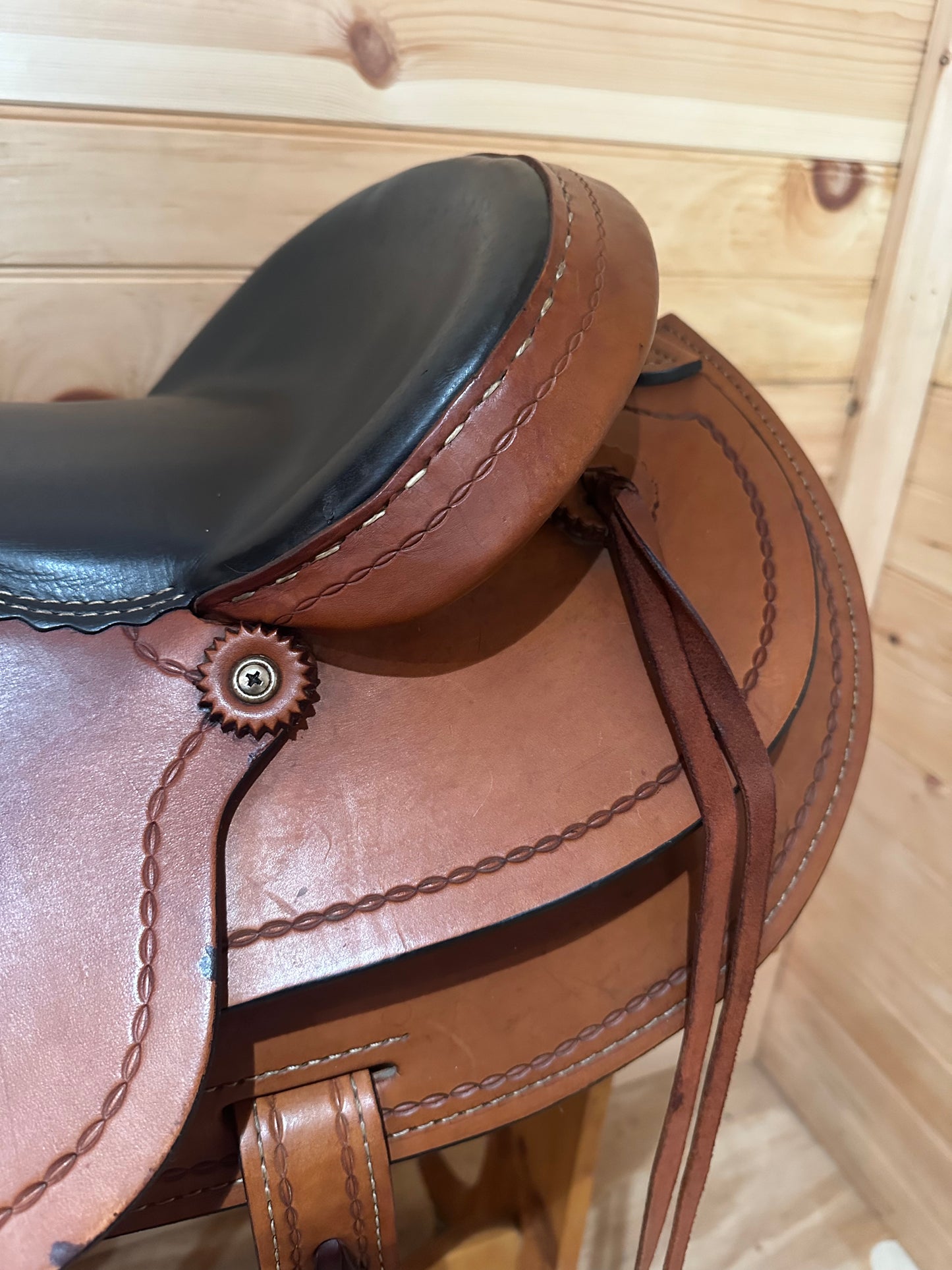 16” Dakota Saddlery Western Trail Saddle Model 202