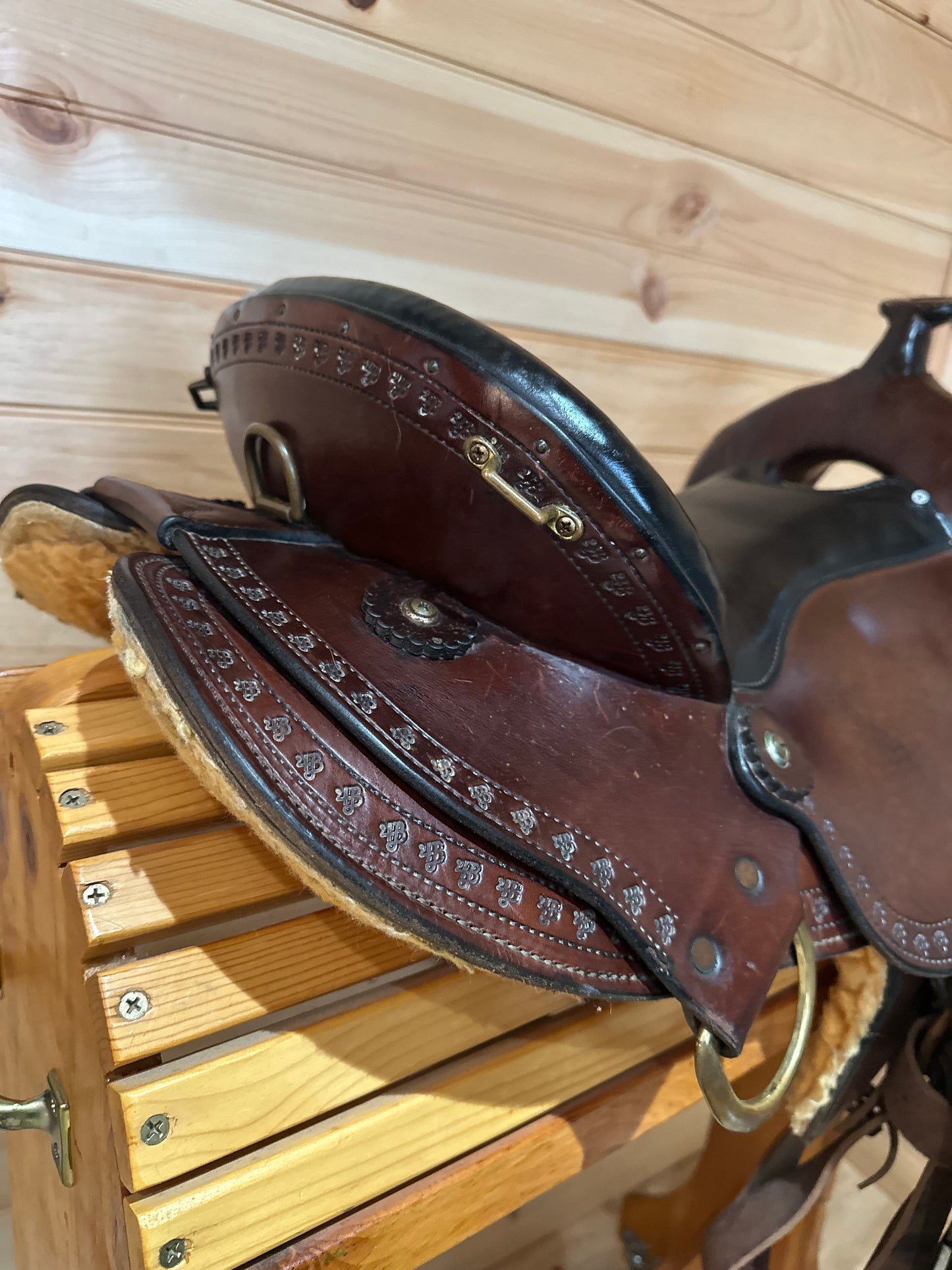 17” Imus 4 Beat Gaited Western Trail Saddle