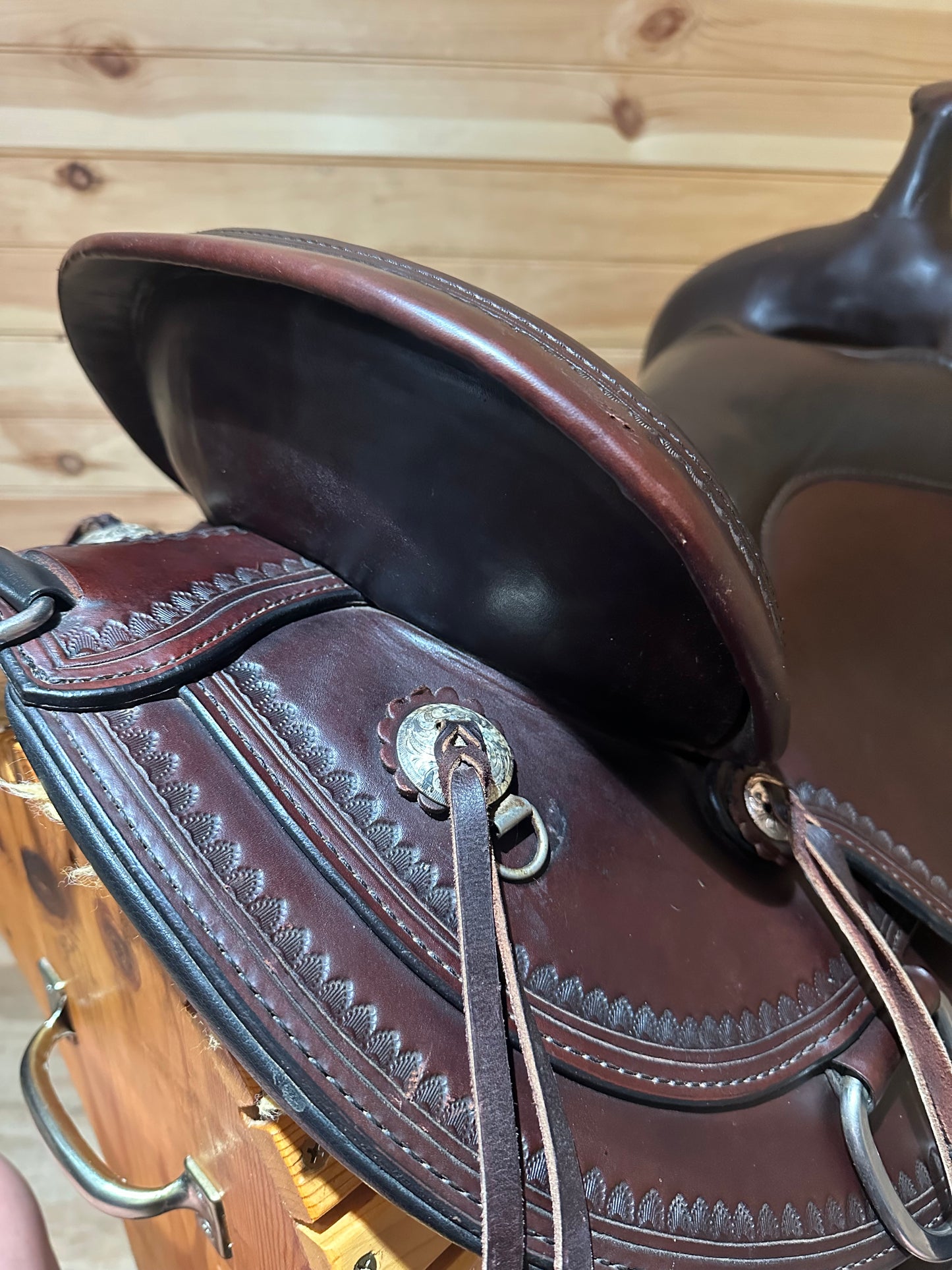 16” Circle Y Omaha Flex2 Western Trail Saddle Model 1554