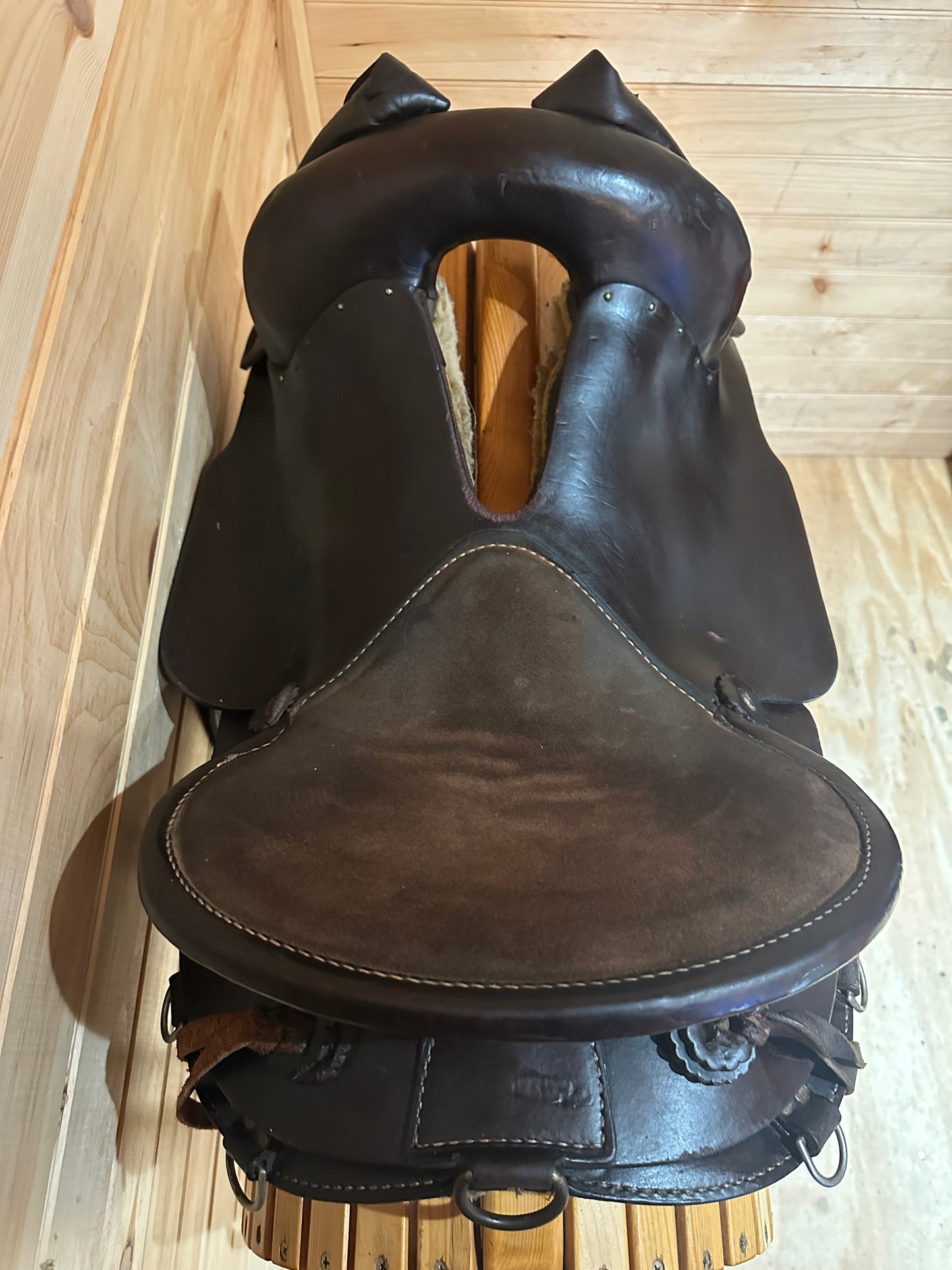 16.5” Circle A American Saddlery Endurance Trail Saddle Model 802