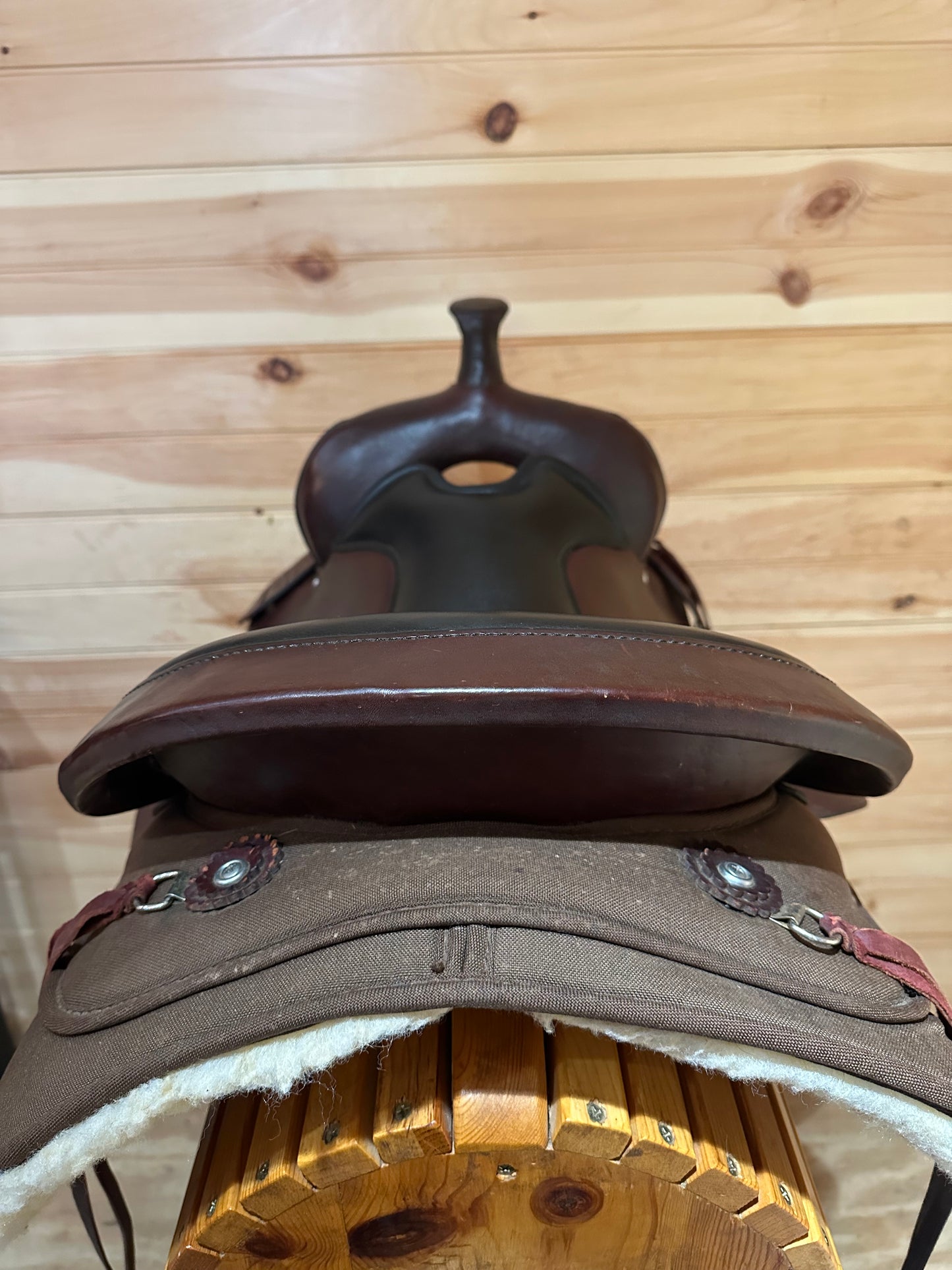 17” Circle Y High Horse Lockhart Western Trail Saddle Model 6910
