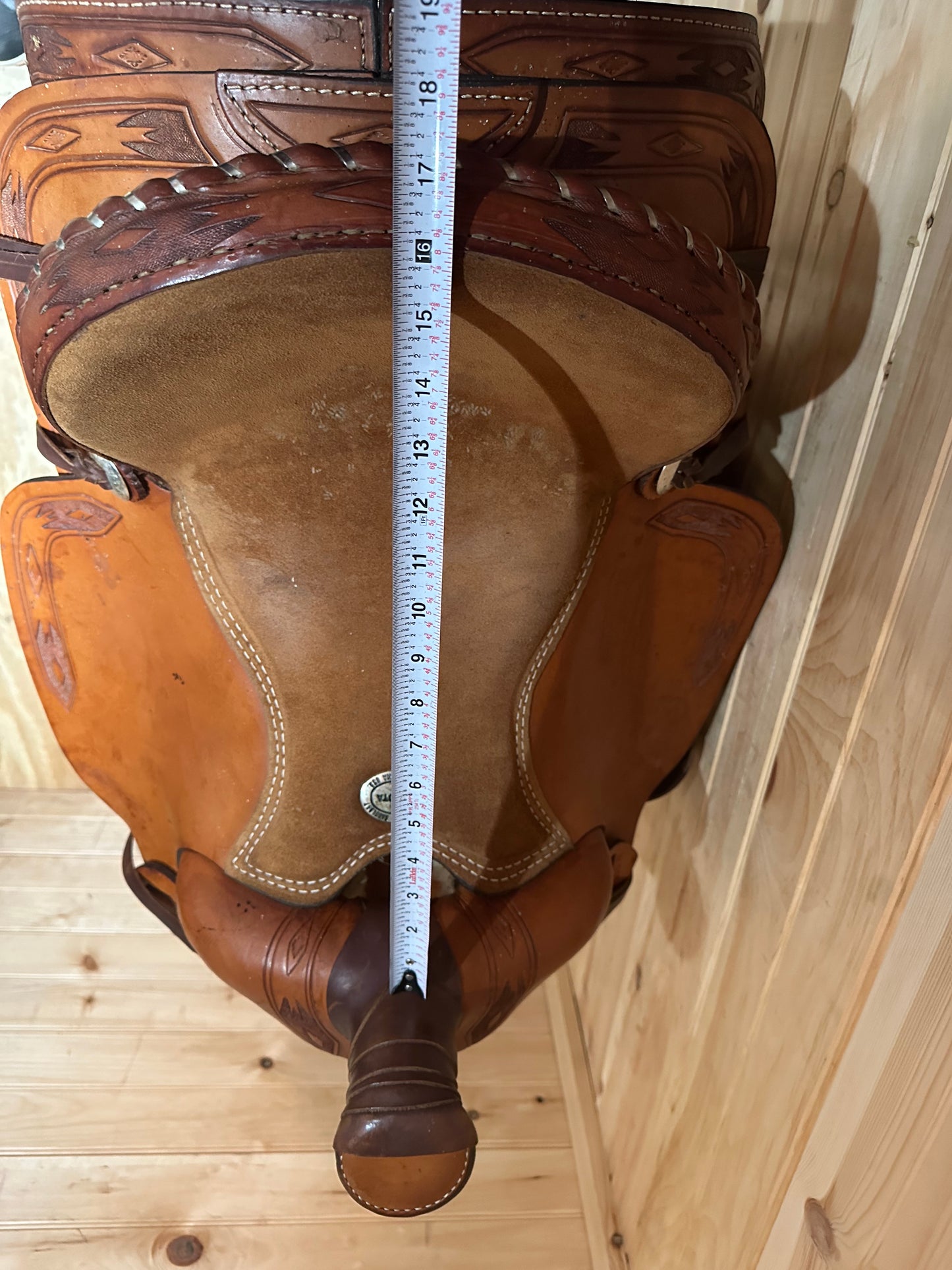 16” Dakota Saddlery Roping Saddle Model 210C