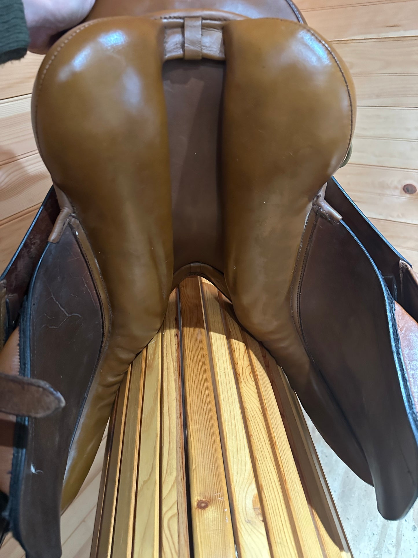 17.5” Duett Companion2 Fox Hunter Saddle (34cm Wide Hoop)