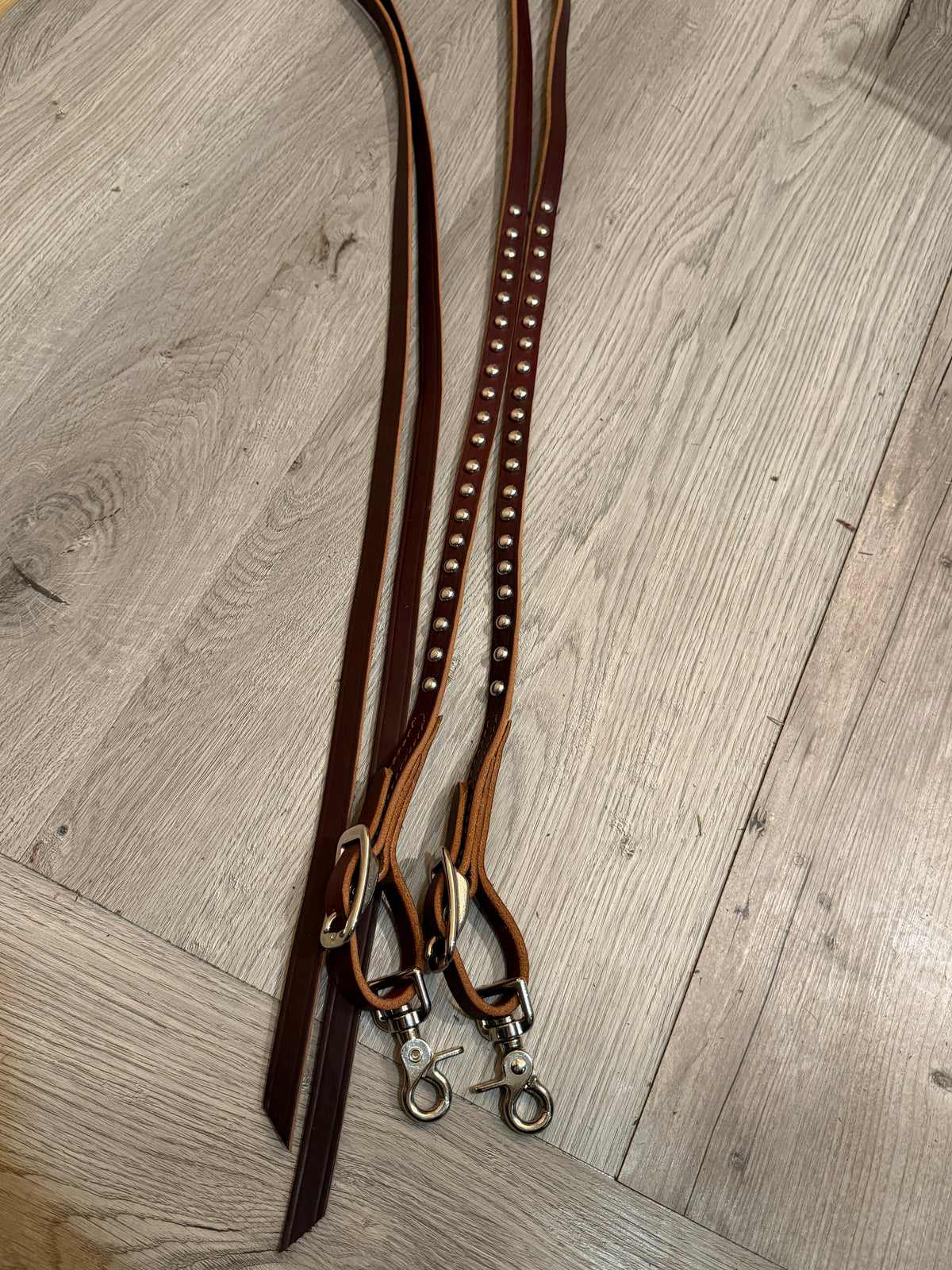 Dotted Leather Split Reins 8’ Quick Change Ends w/ Snaps - Burgundy