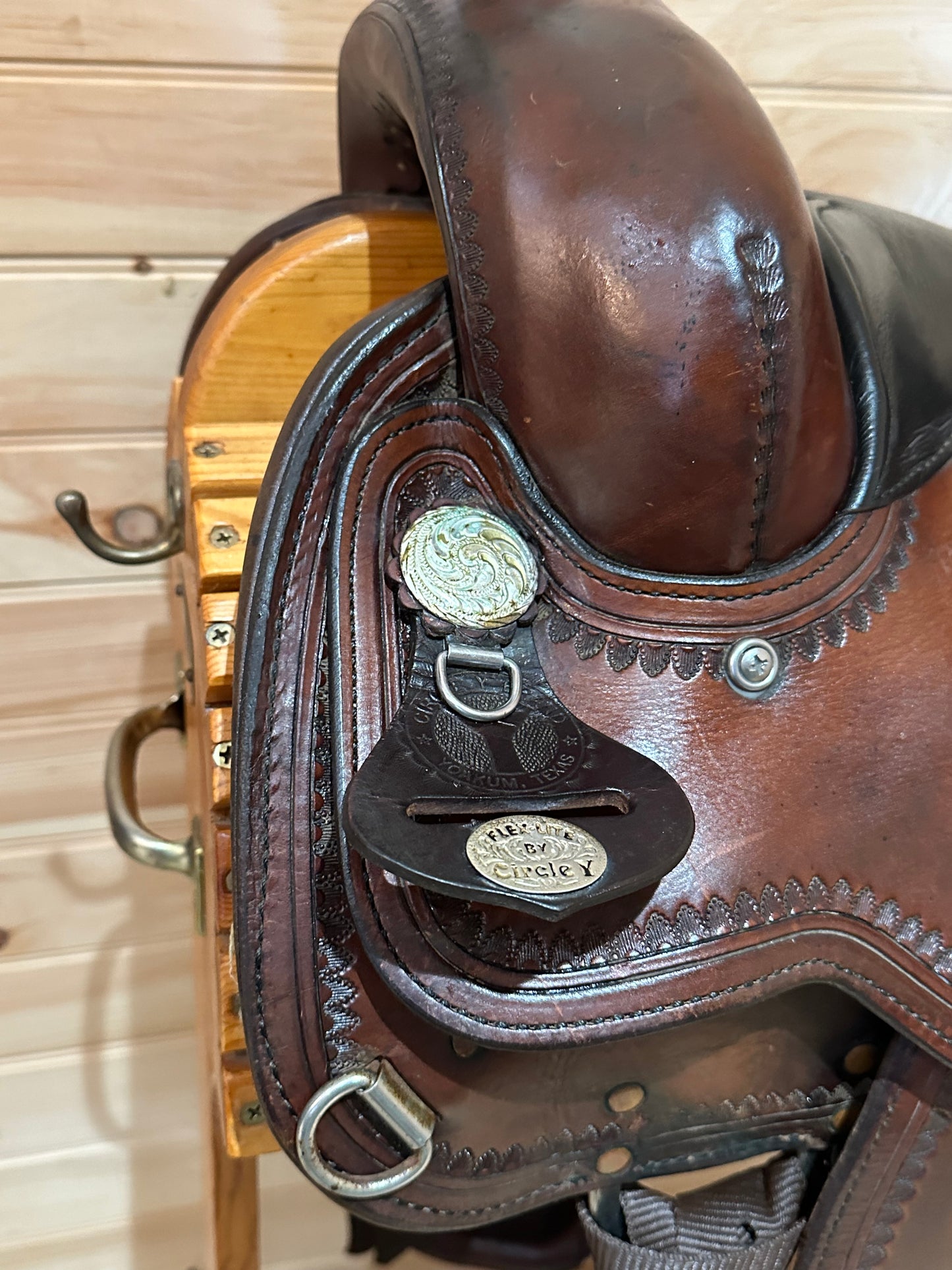 16” Circle Y Omaha Flex-Lite Western Trail Saddle Model 1554