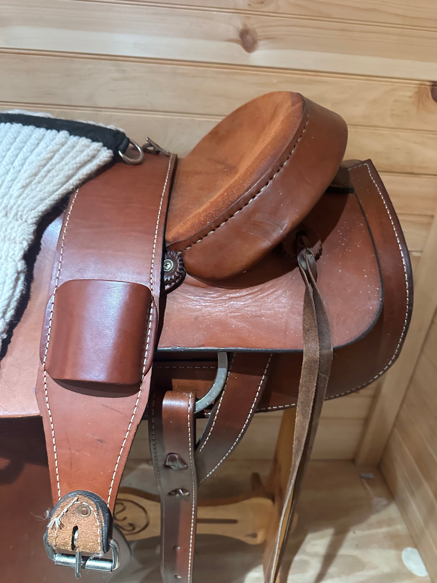 16” Dakota Saddlery Roping Saddle Model 500