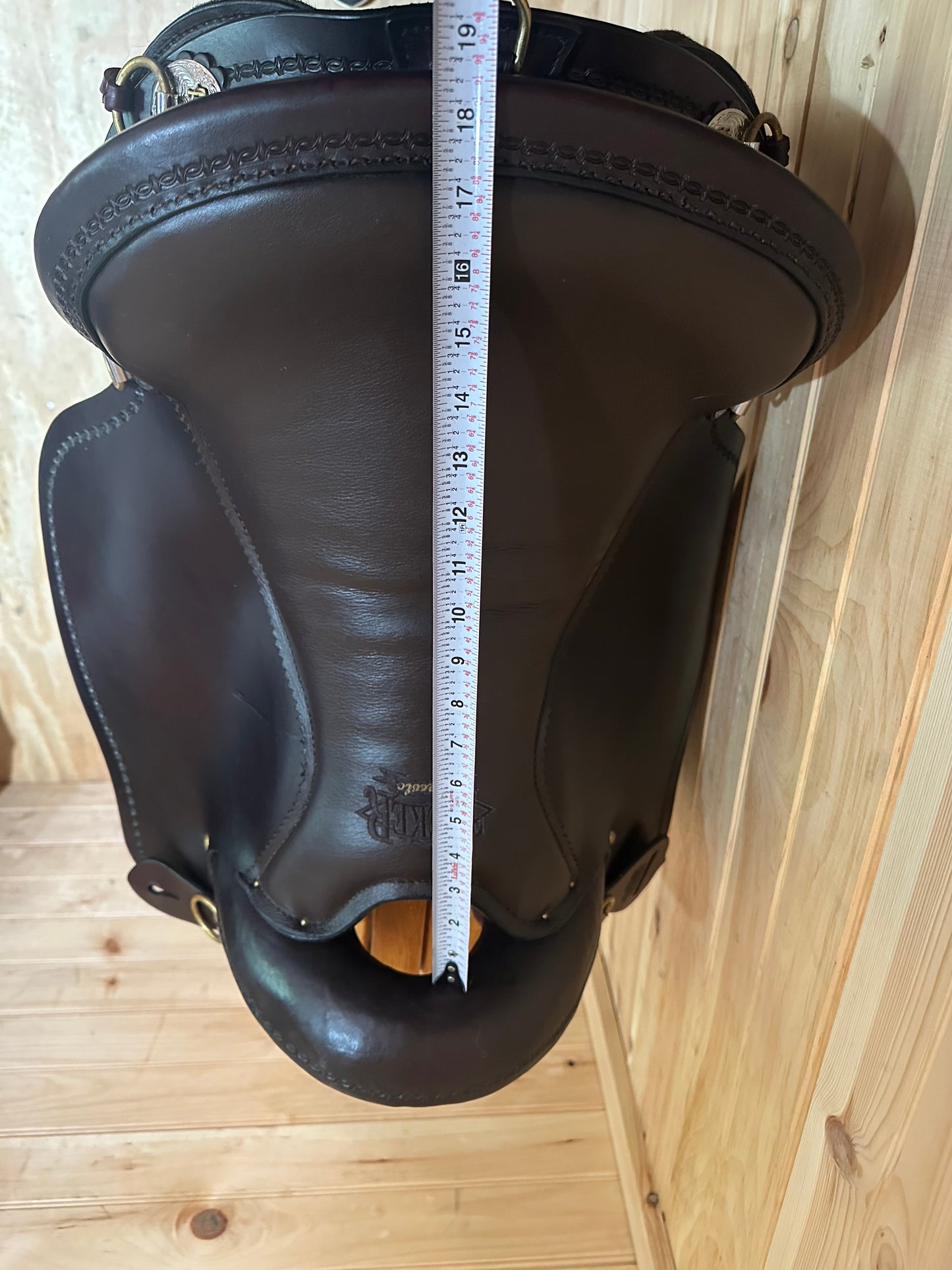 16.5” Tucker Classic Endurance Trail Saddle Model T59