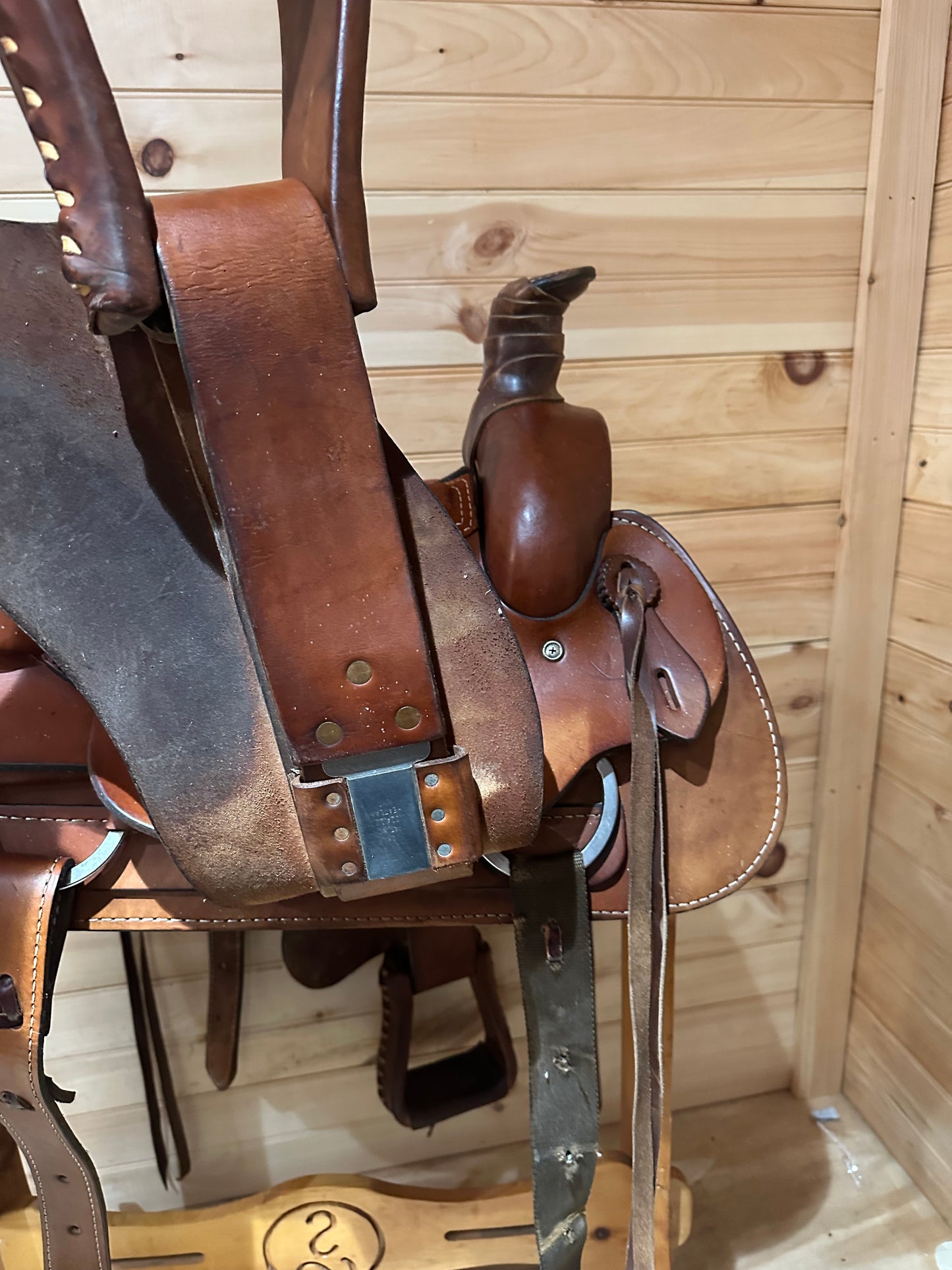 16” Dakota Saddlery Roping Saddle Model 500