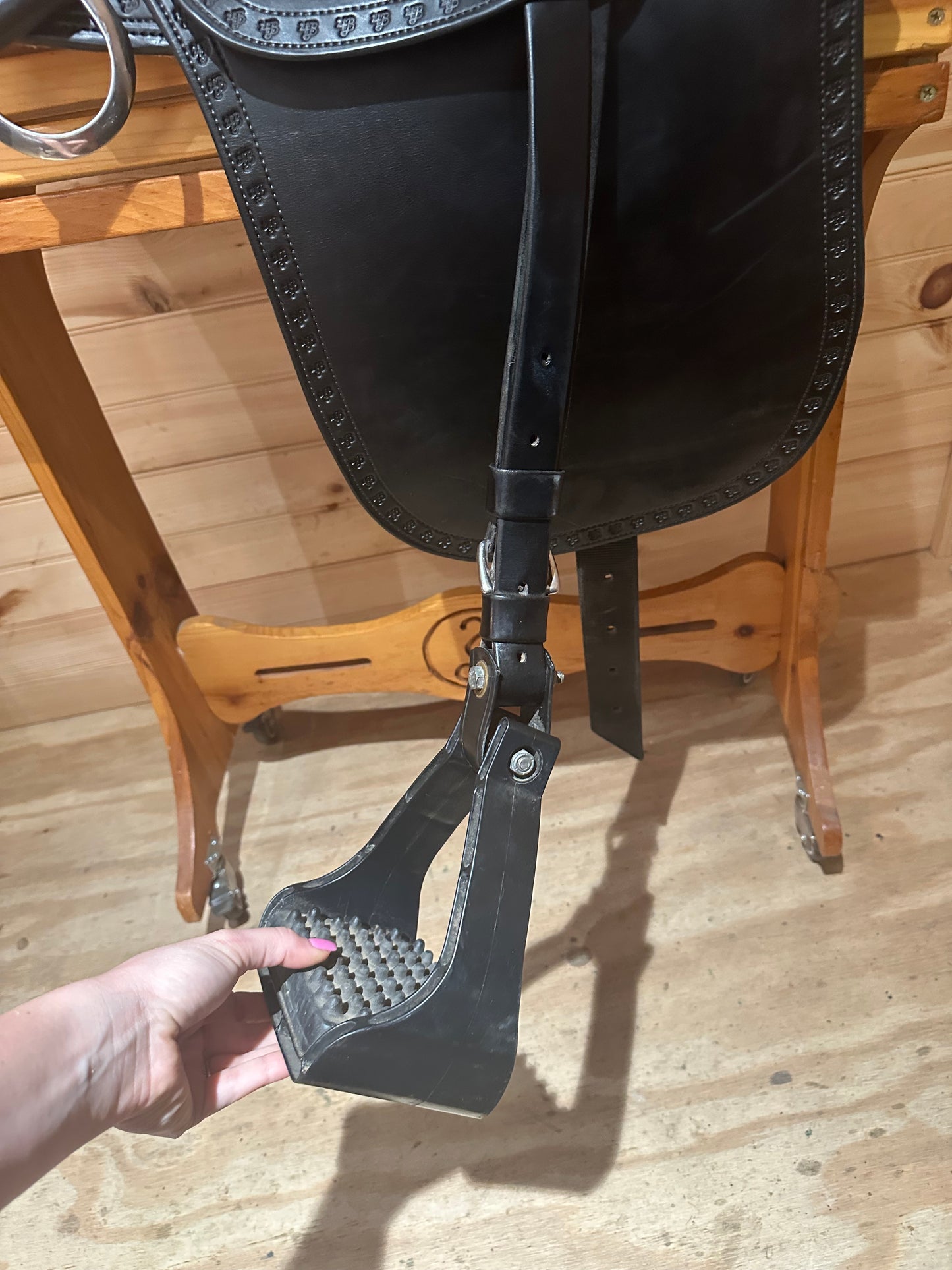 16” Imus 4-Beat Endurance Trail Saddle