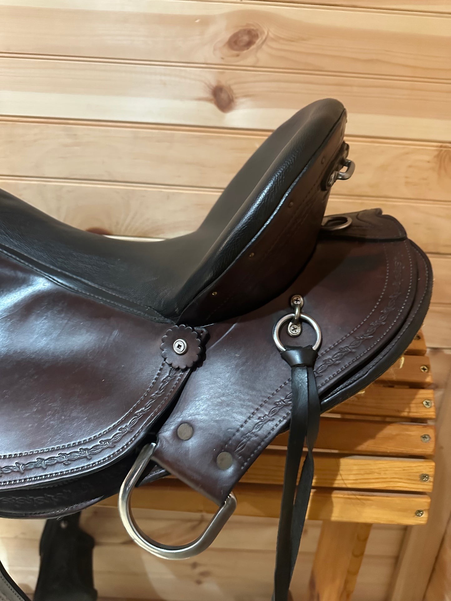 17” Liberty Bell Endurance Trail Saddle