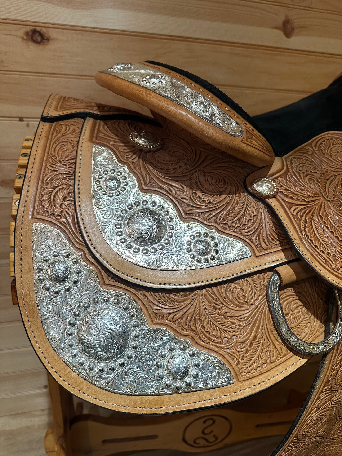 14.5” Circle Y Flex2 Silver Leaf Western Show Saddle Model 2836