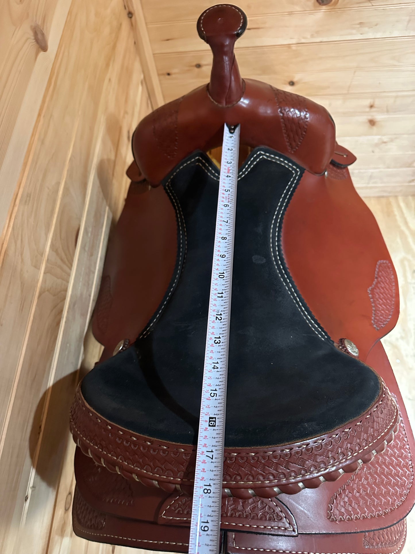 17” Dakota Saddlery Western Trail Saddle Model 350L