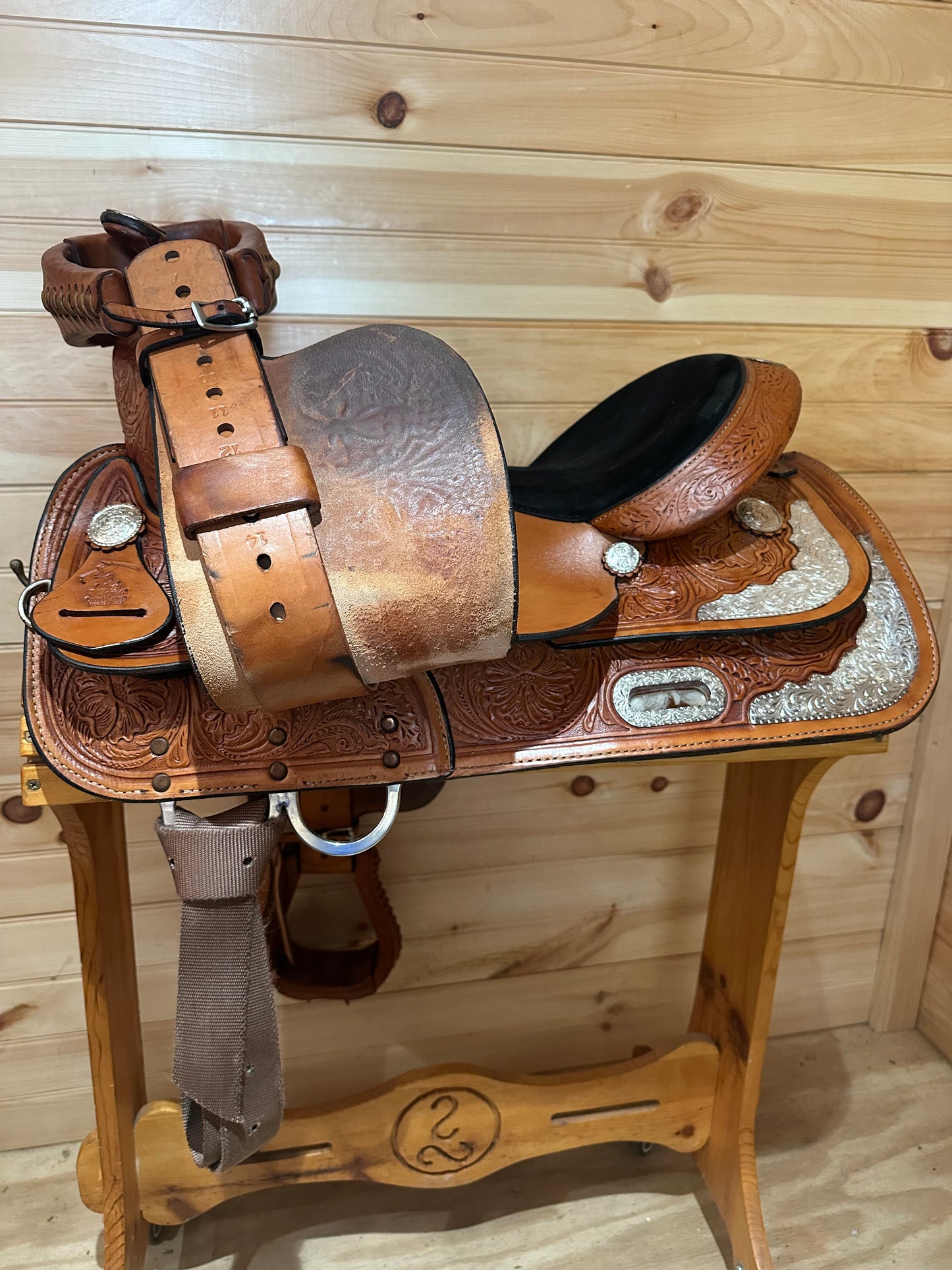 16” Circle Y High Horse Pasadena Western Show Saddle Model 6312