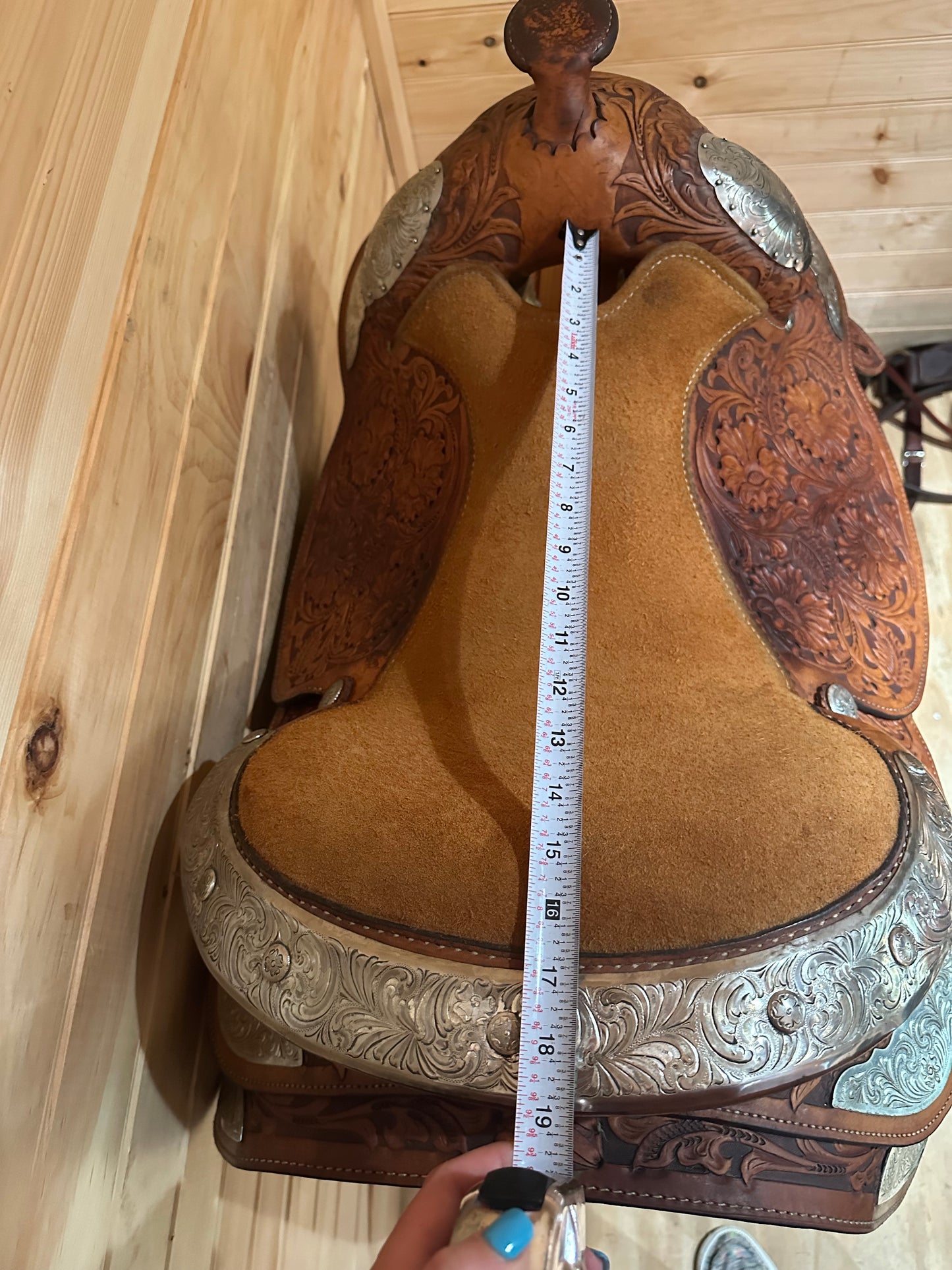16” Tex Tan Hereford Western Show Saddle Model 08-1560-2N6