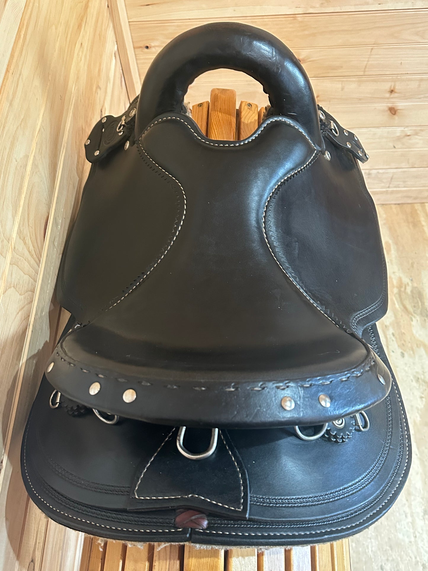 15.5” Premier Saddlery Endurance Trail Saddle