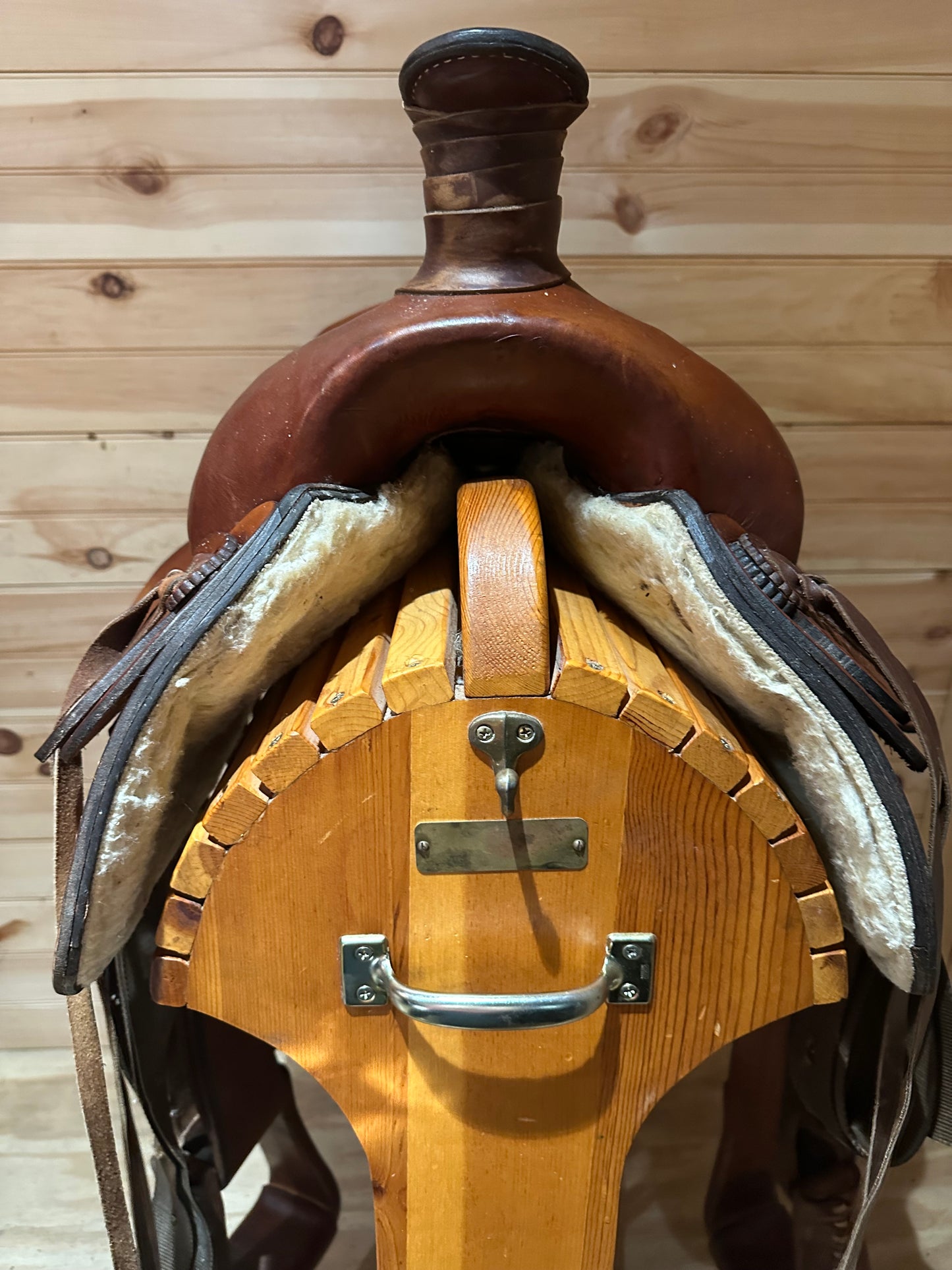 16” Dakota Saddlery Roping Saddle Model 500