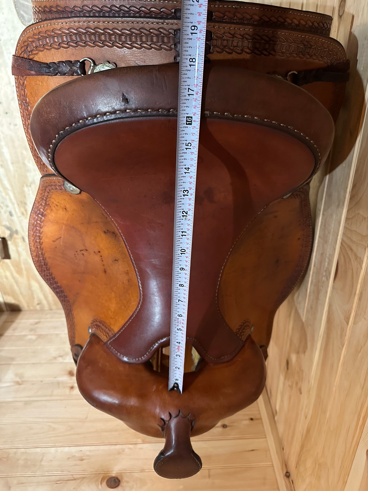 16” Circle Y Team Penner Western saddle model 2633