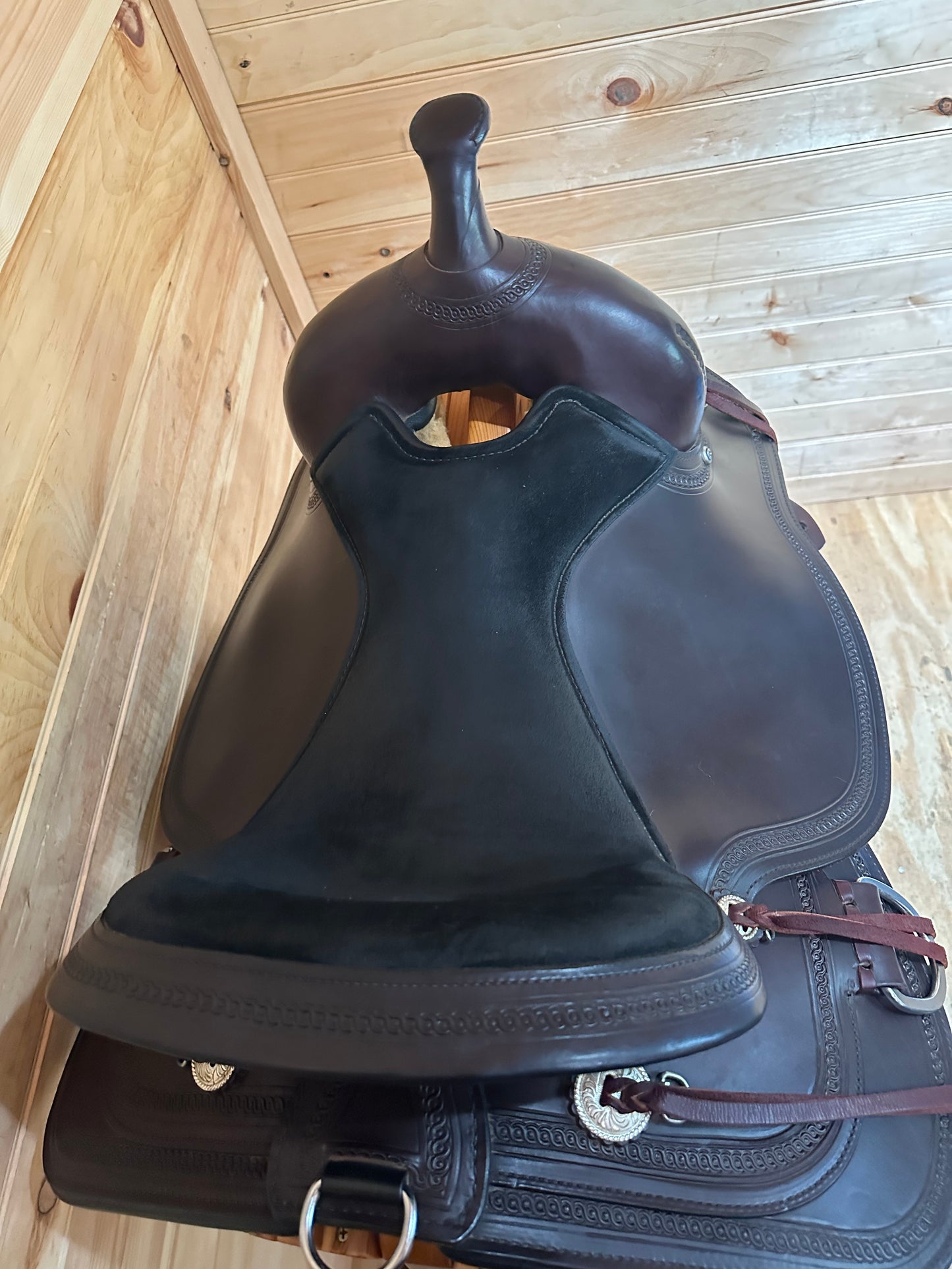 16” Circle Y Pioneer Flex2 Western Trail Saddle Model 1665 (2023)