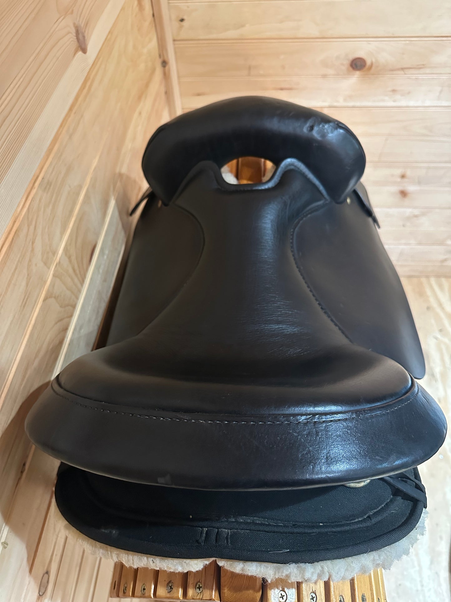 16” Circle Y High Horse Highbank Endurance Trail-boss Saddle Model 6916
