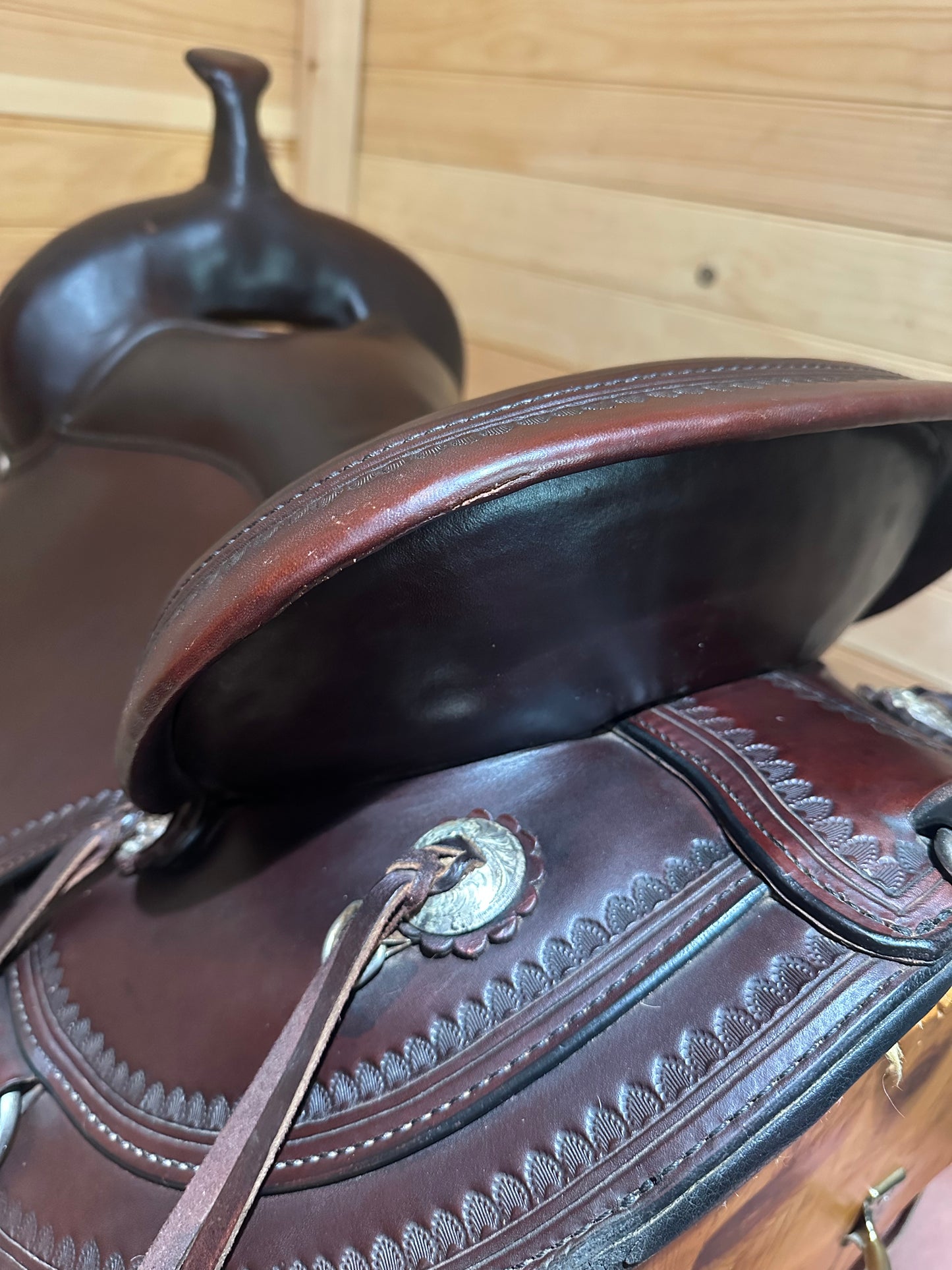16” Circle Y Omaha Flex2 Western Trail Saddle Model 1554