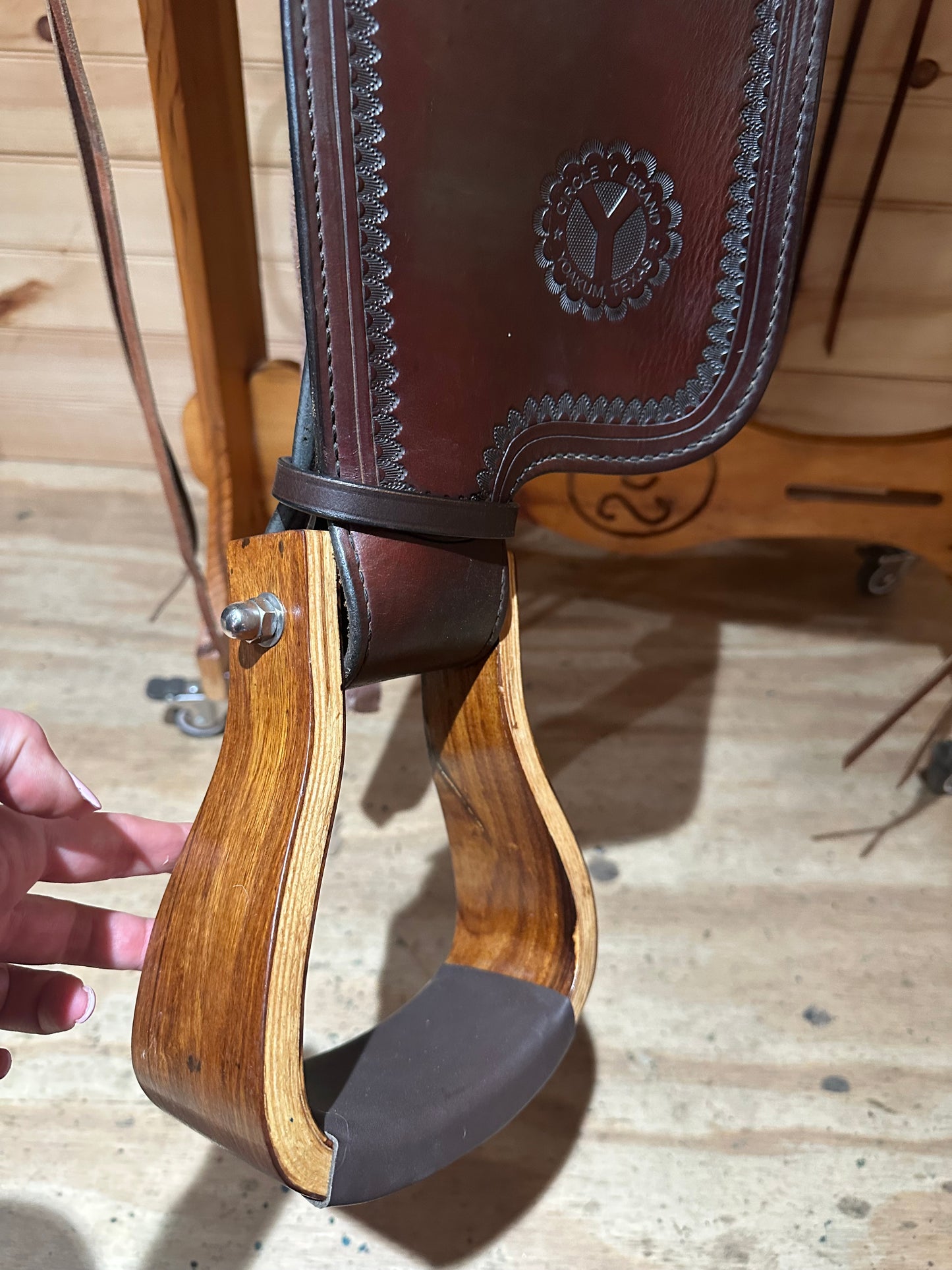 16” Circle Y Omaha Flex2 Western Trail Saddle Model 1554