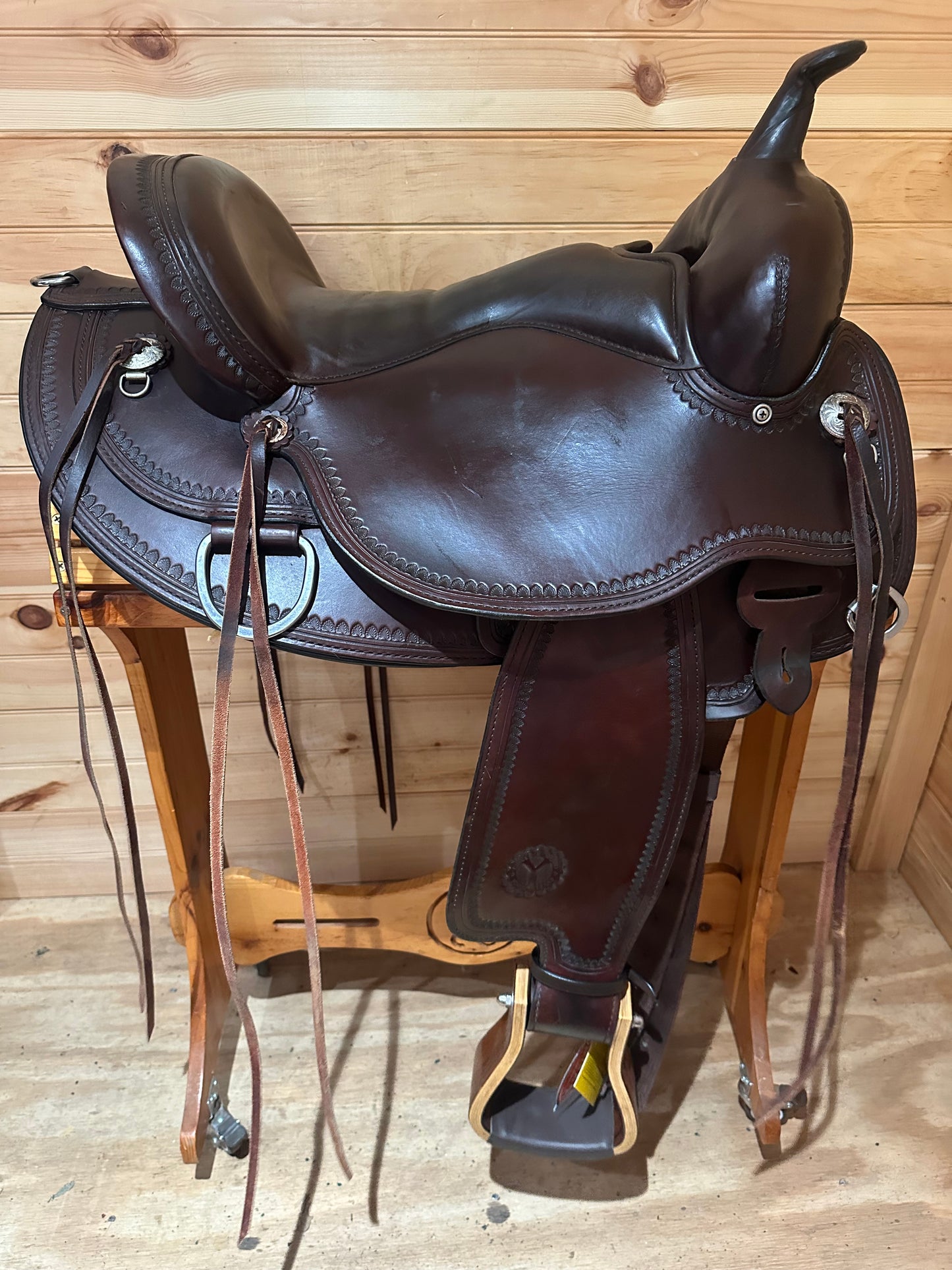 16” Circle Y Omaha Flex2 Western Trail Saddle Model 1554