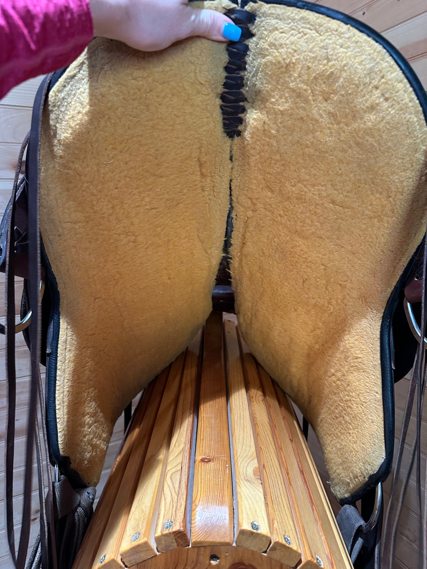 16” Circle Y Flex-Lite Western Trail Saddle Model 1571