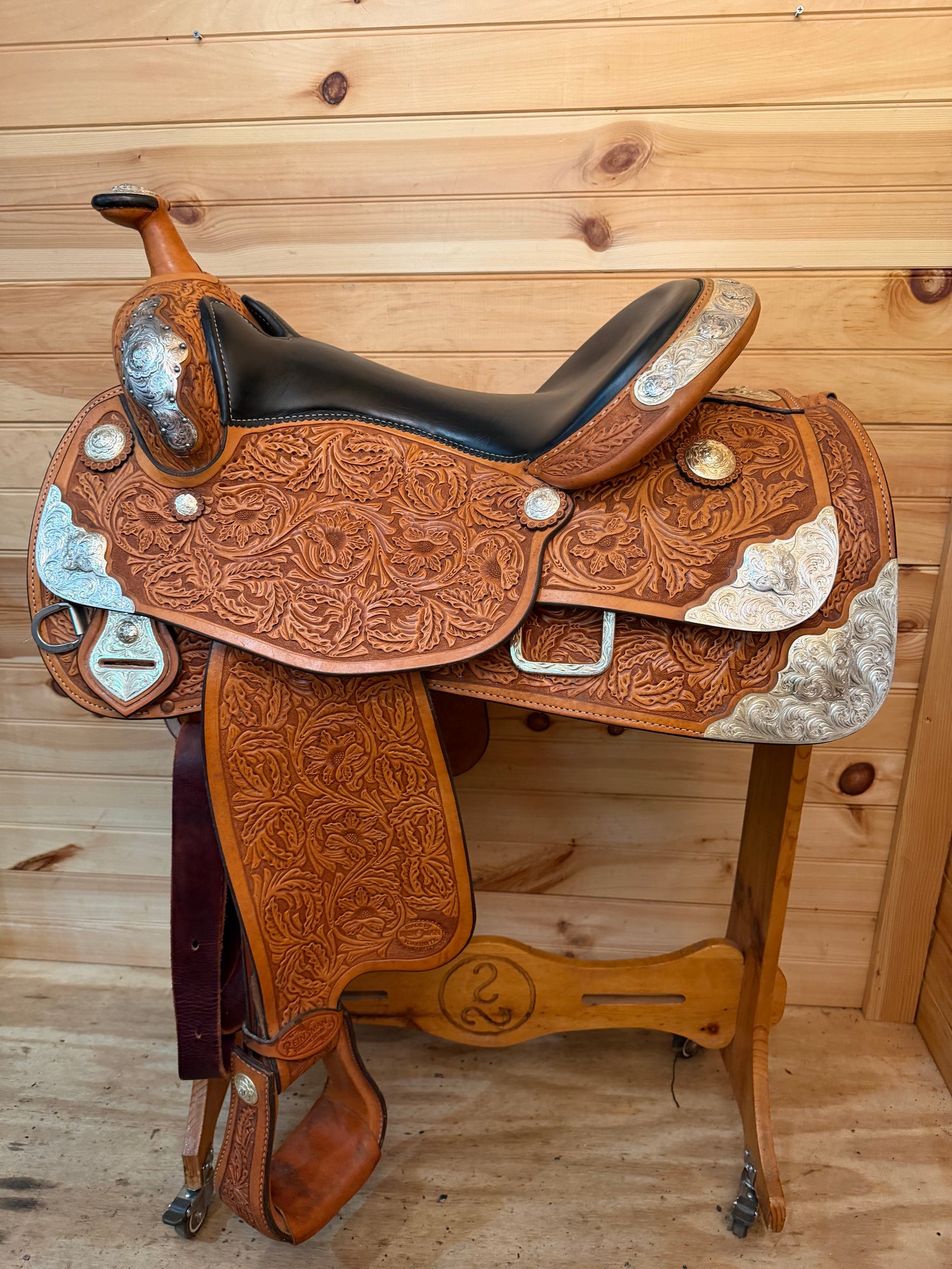 Show & Training Saddles