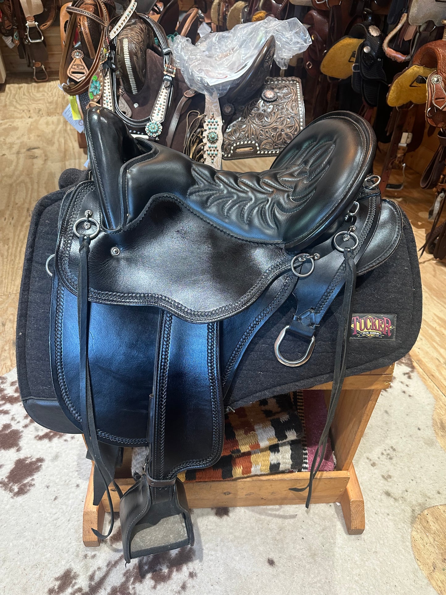 15.5” Tucker River Plantation Endurance Trail Saddle Model 146 (2016)