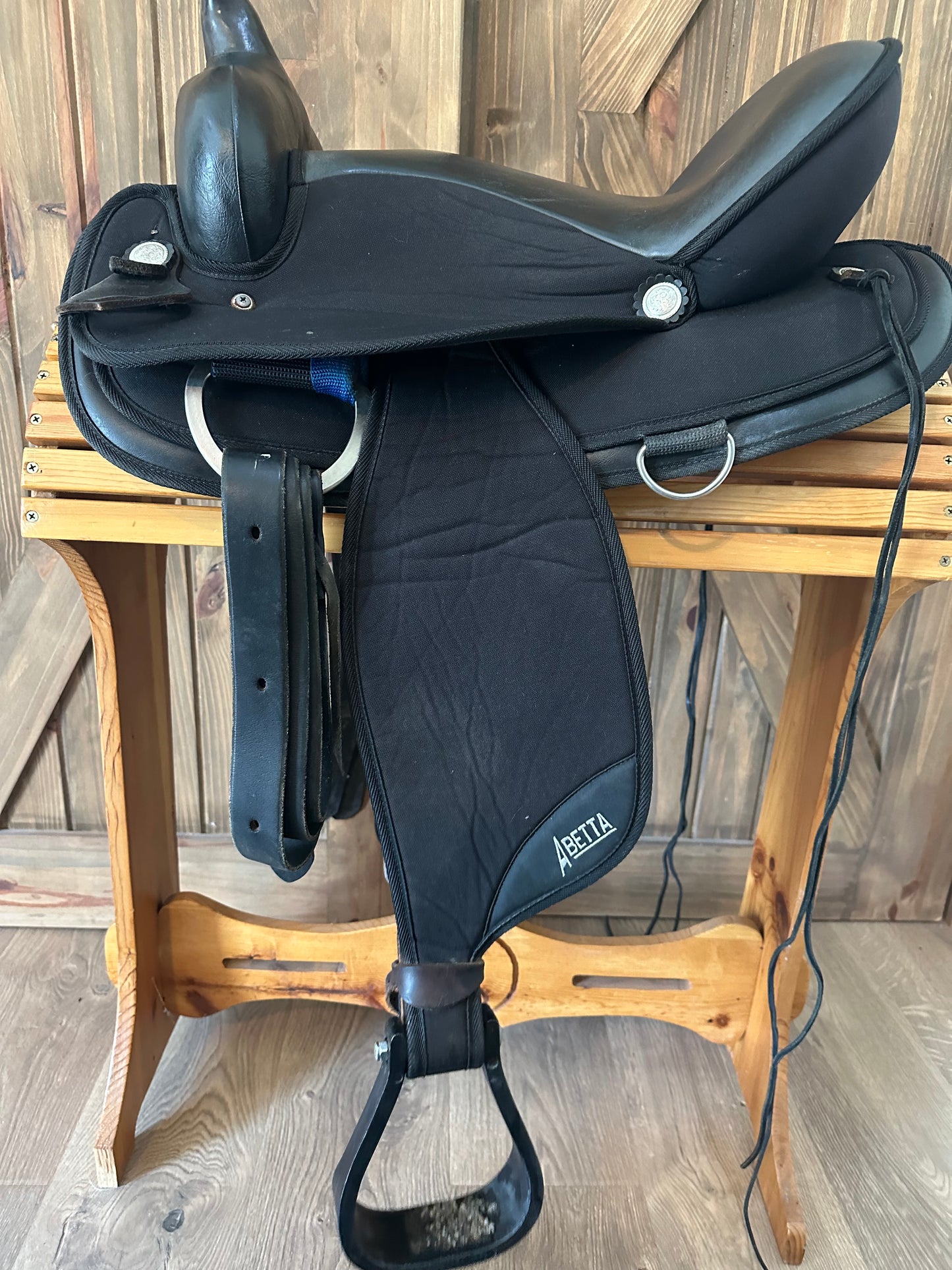 16” Abetta Sublime Lightweight Synthetic Trail Saddle Model-20500W-6