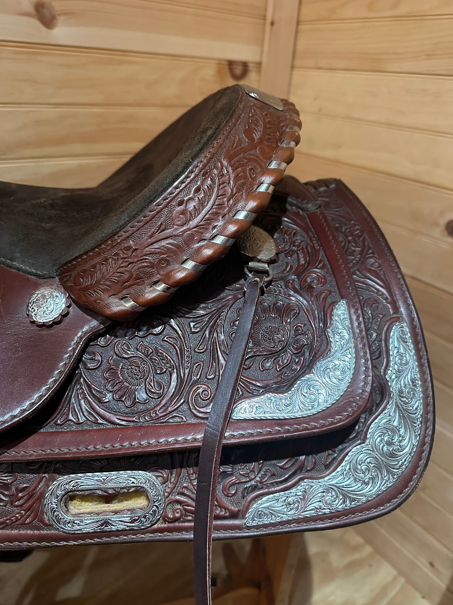 16” Circle Y Western Show Saddle Model 3975 * Matching Breast Collar*