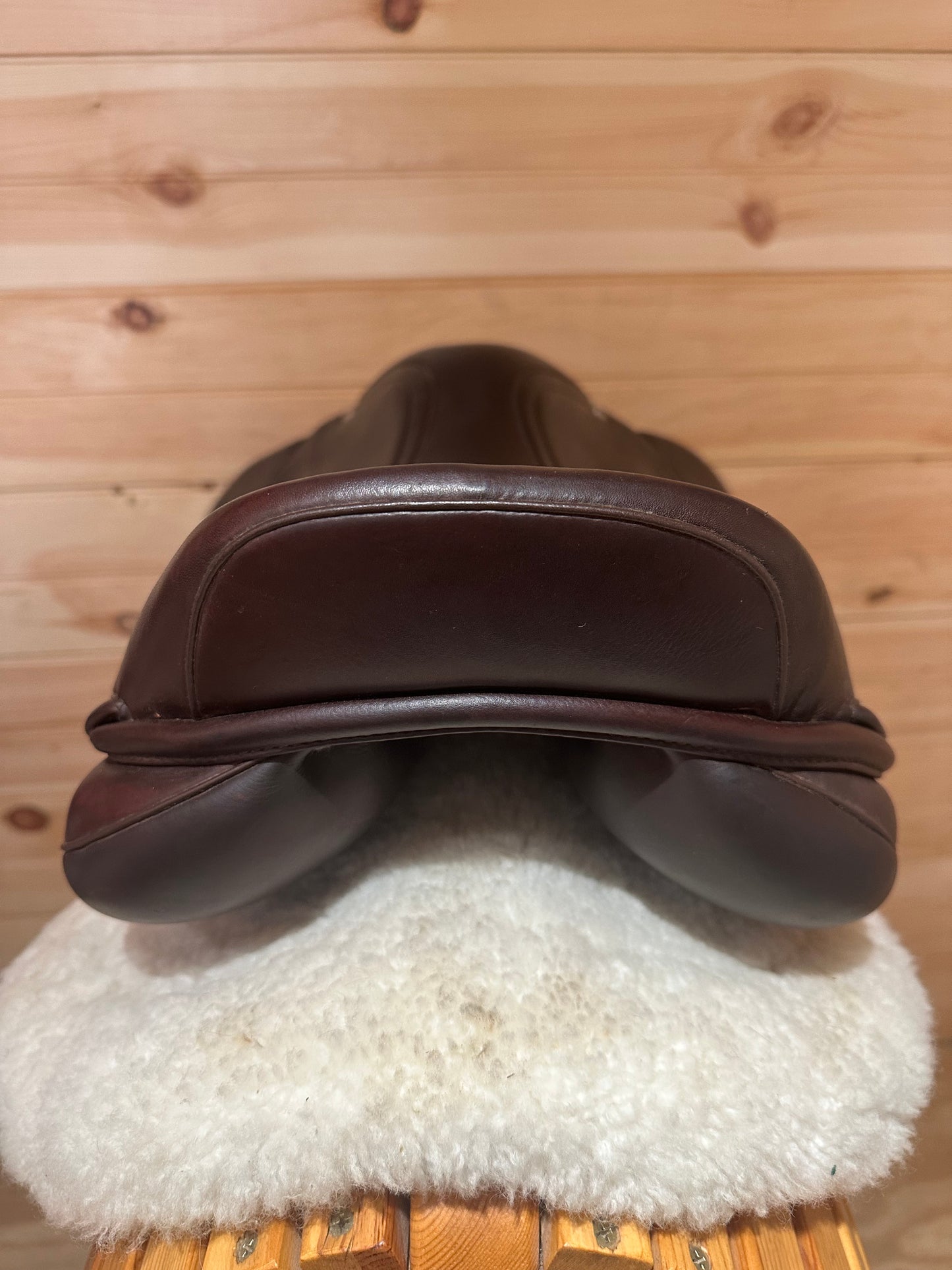 17.5” Royal Heritage Jumping Saddle *Adjustable Gullet*