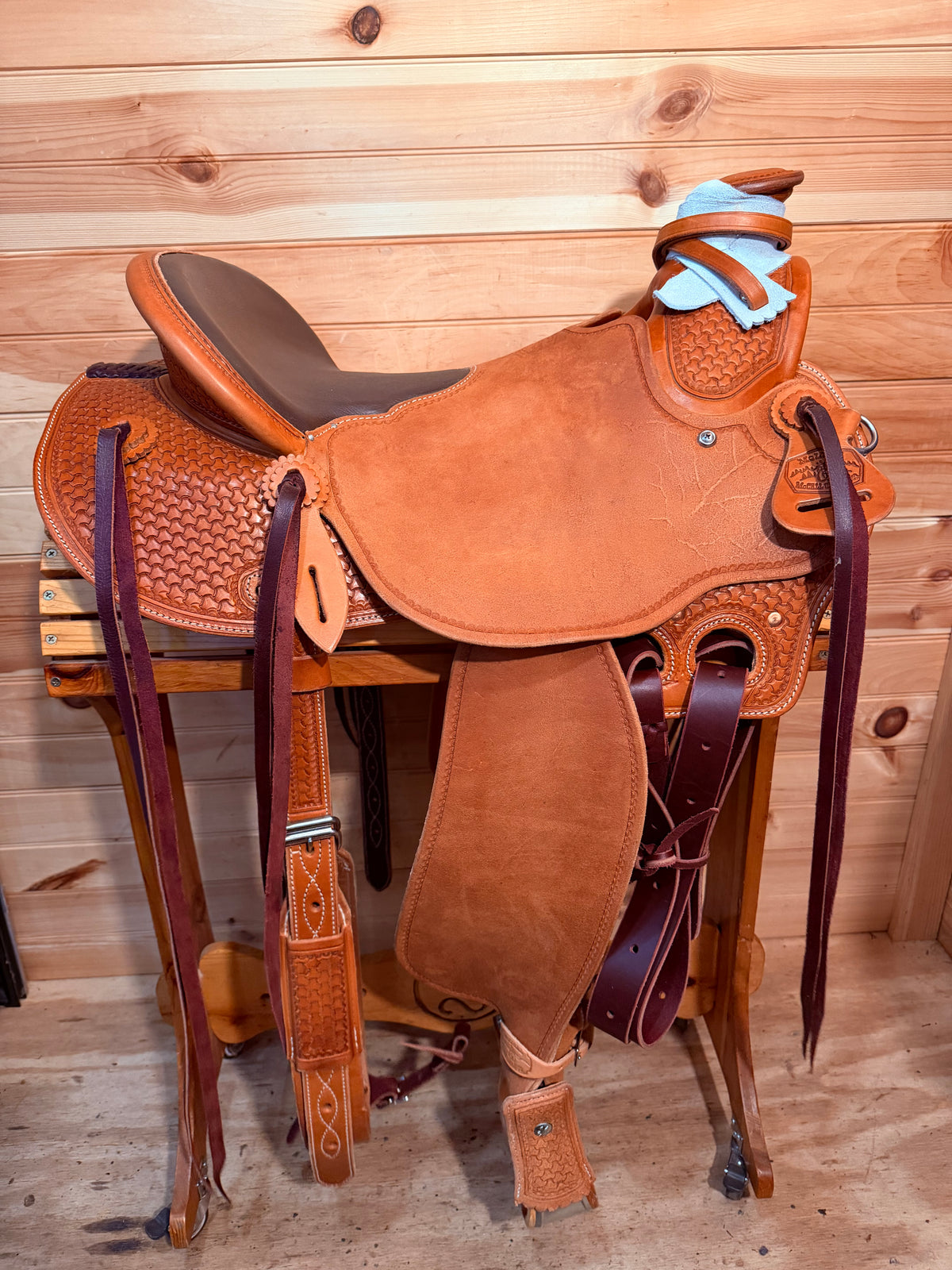 16.5” McCall Mclite Wade Saddle Model W271-1126 + Breast Collar