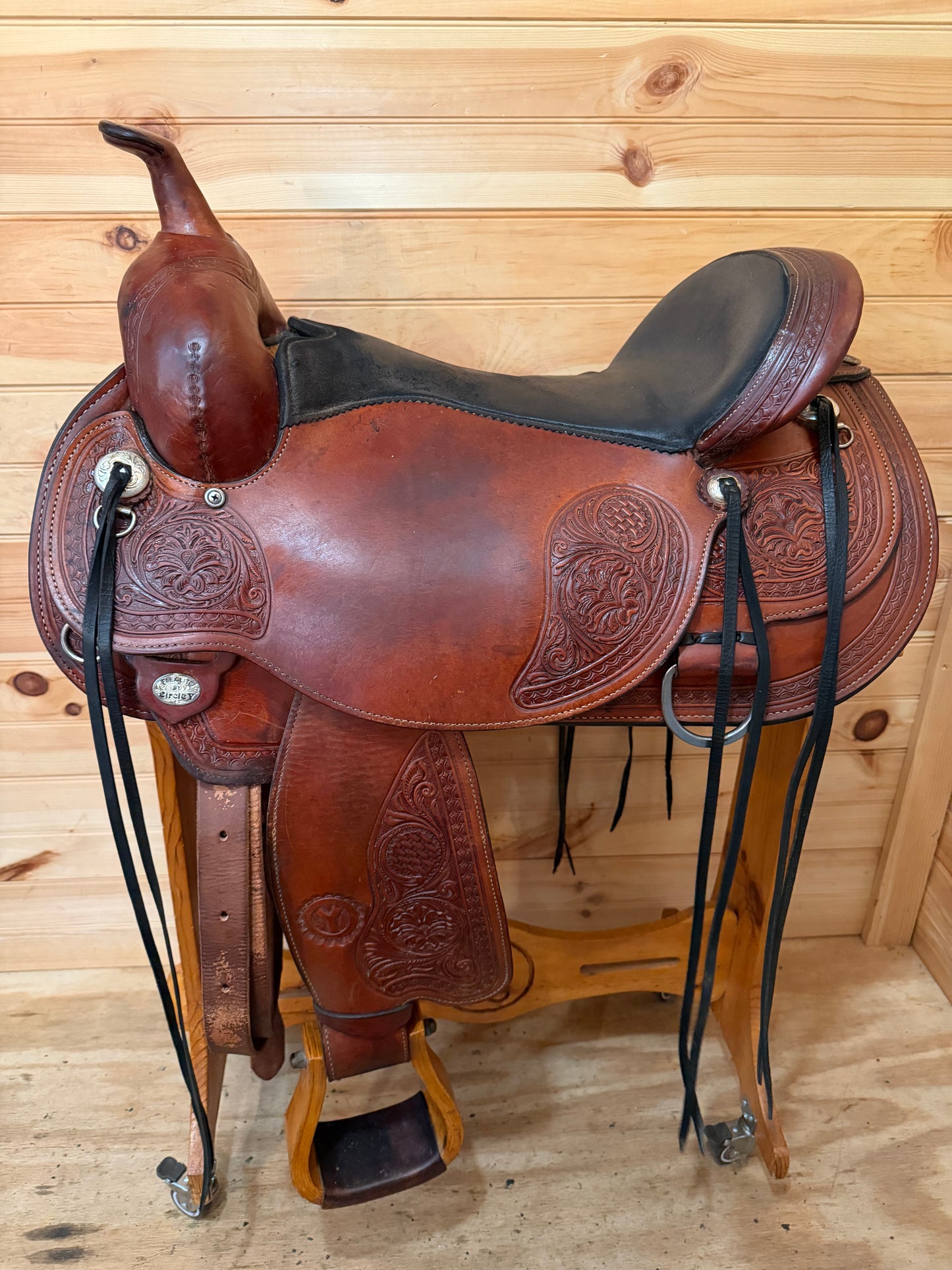 17” Circle Y Flex-Lite Basket Flower Western Trail Saddle Model 1552