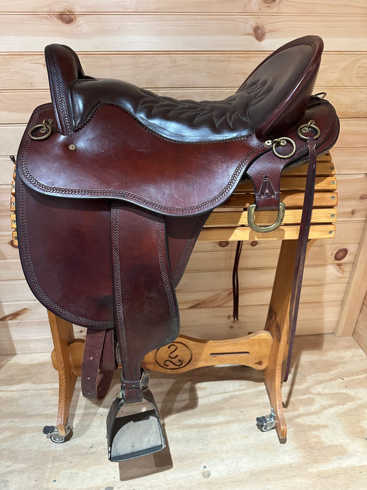 17.5” Tucker River Plantation Endurance Trail Saddle Model 146