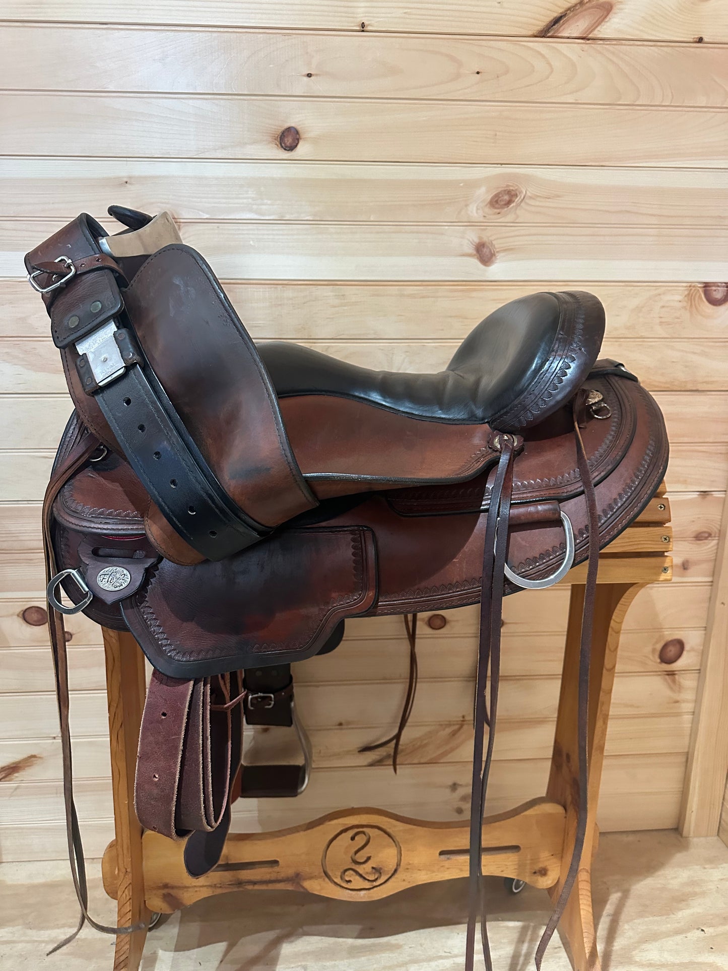 16” Circle Y Omaha Flex2 Western Trail Saddle model 1554