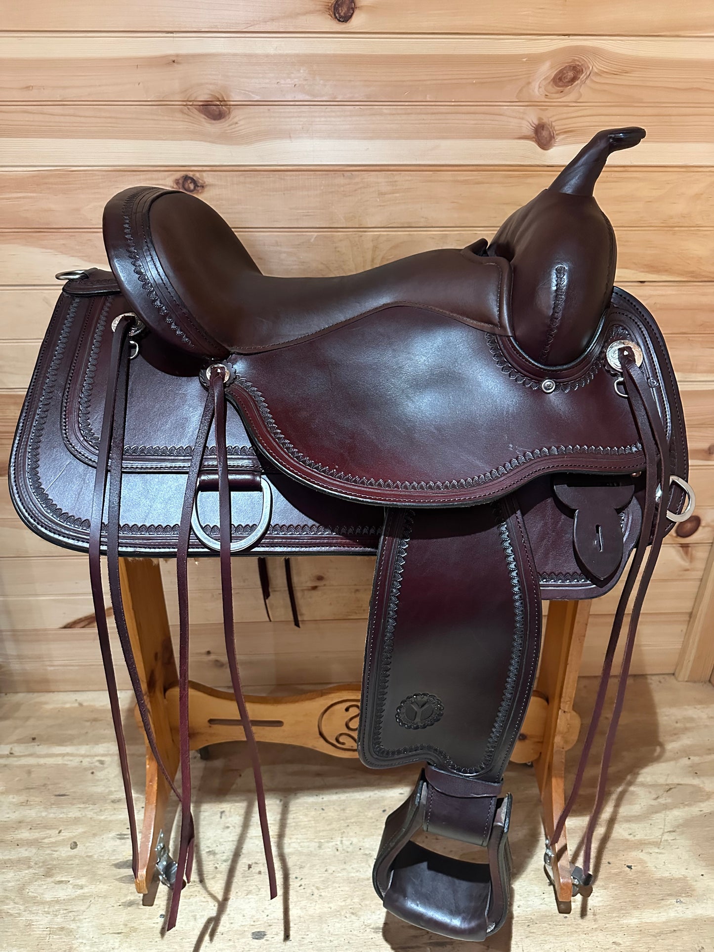16” Circle Y Topeka Flex2 Western Trail Saddle Model 1651 (2021)