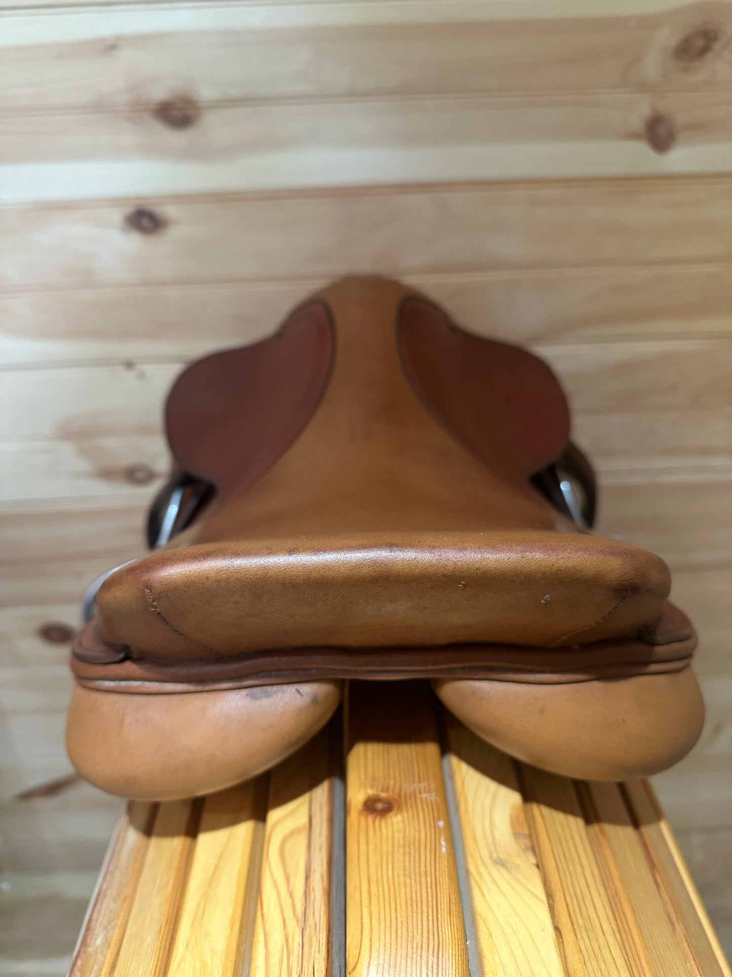 17” Pessoa Close Contact Jumping Saddle