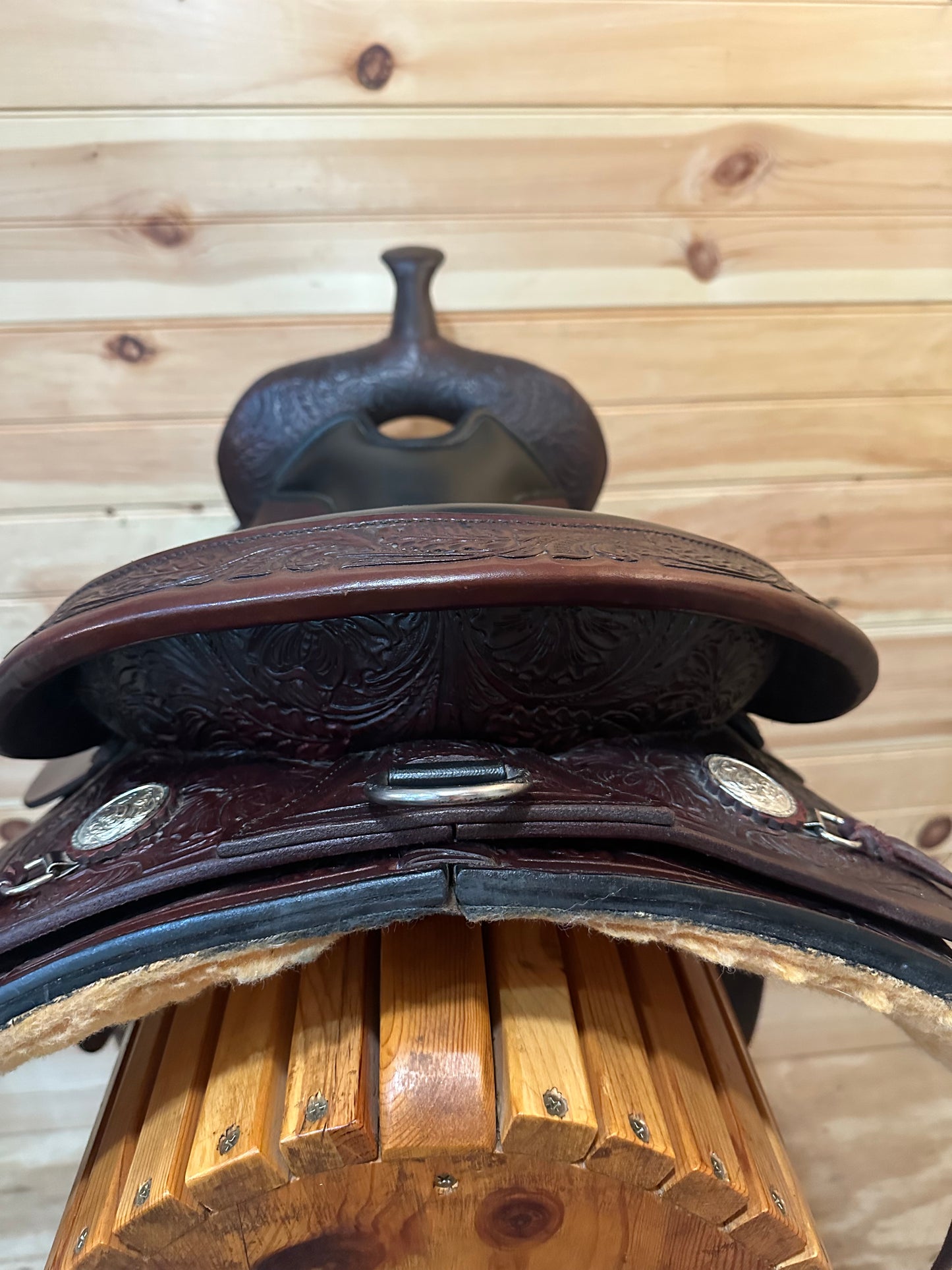 17” Circle Y High Horse Mineral Wells Western Trail Saddle Model 6812 (2020)